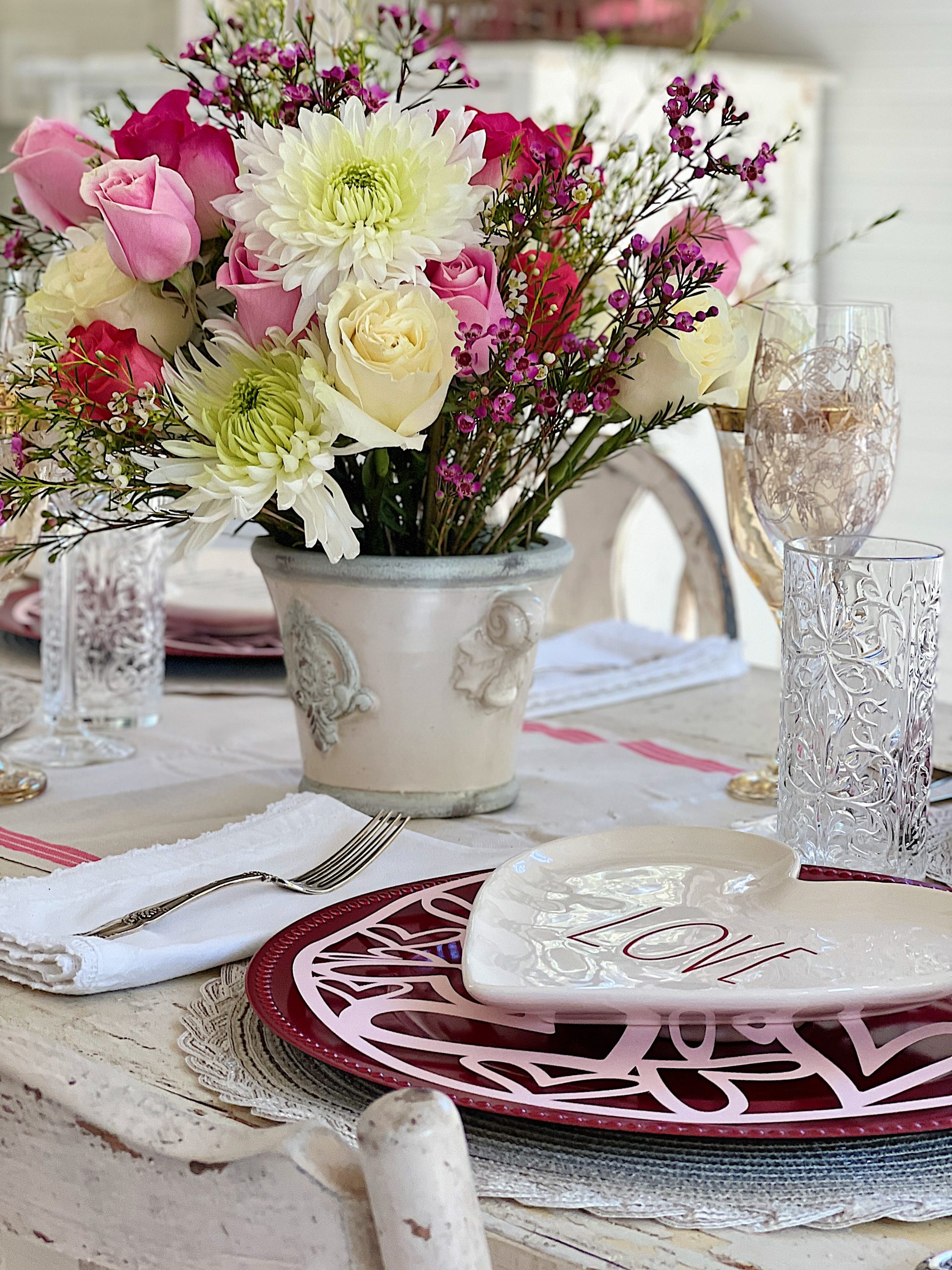 Valentine Day Table Decorations in the Carriage House - MY 100 YEAR OLD ...