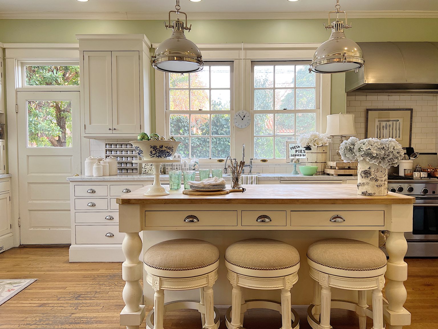 Winter Farmhouse Kitchen Decor