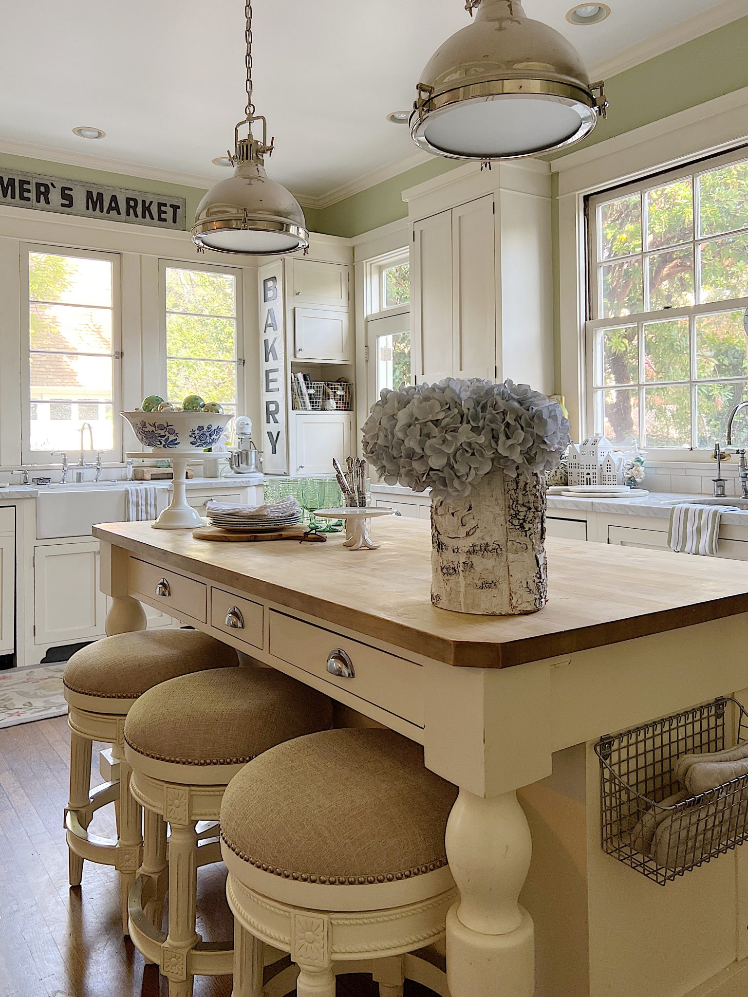 Winter Farmhouse Kitchen Decor