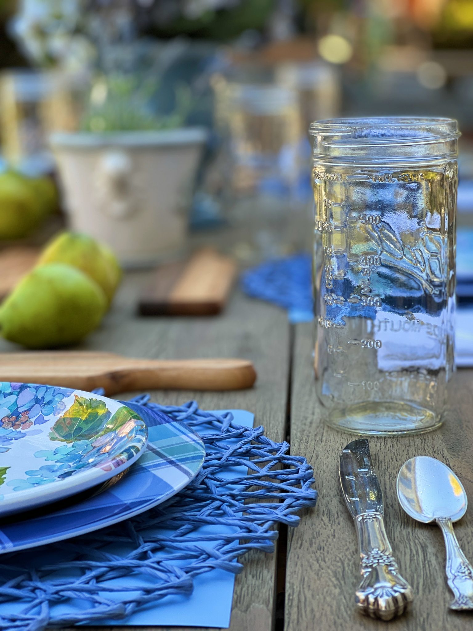 Decorating with a New Spring Color Palette Tablescape