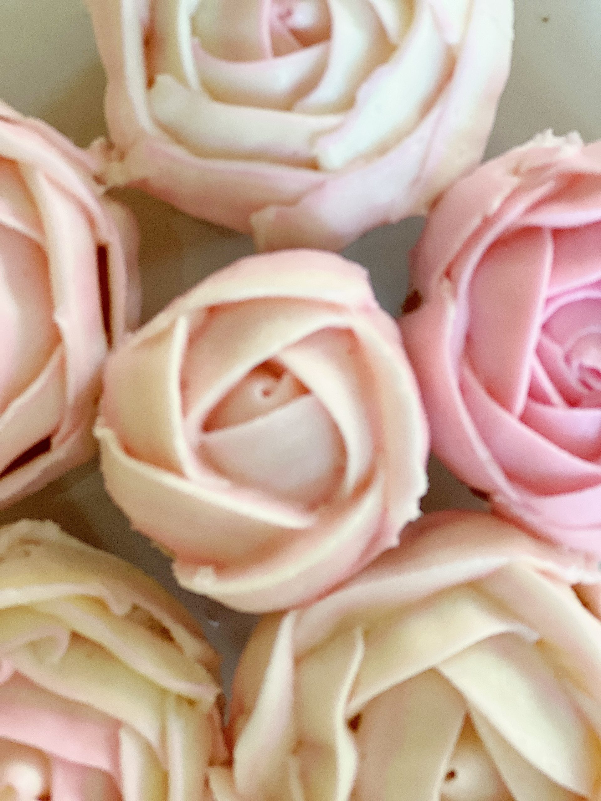 How to Make Flower Cupcakes 16