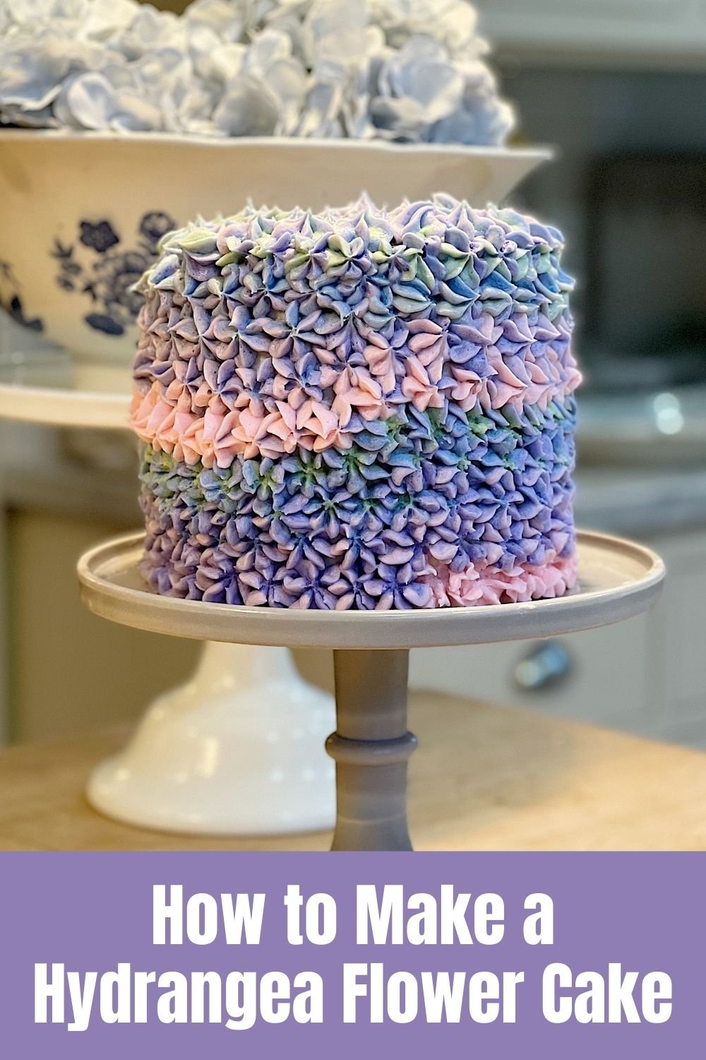 I have very little experience but I love flower cake decorations. So today I tried my luck and made a hydrangea flower cake.