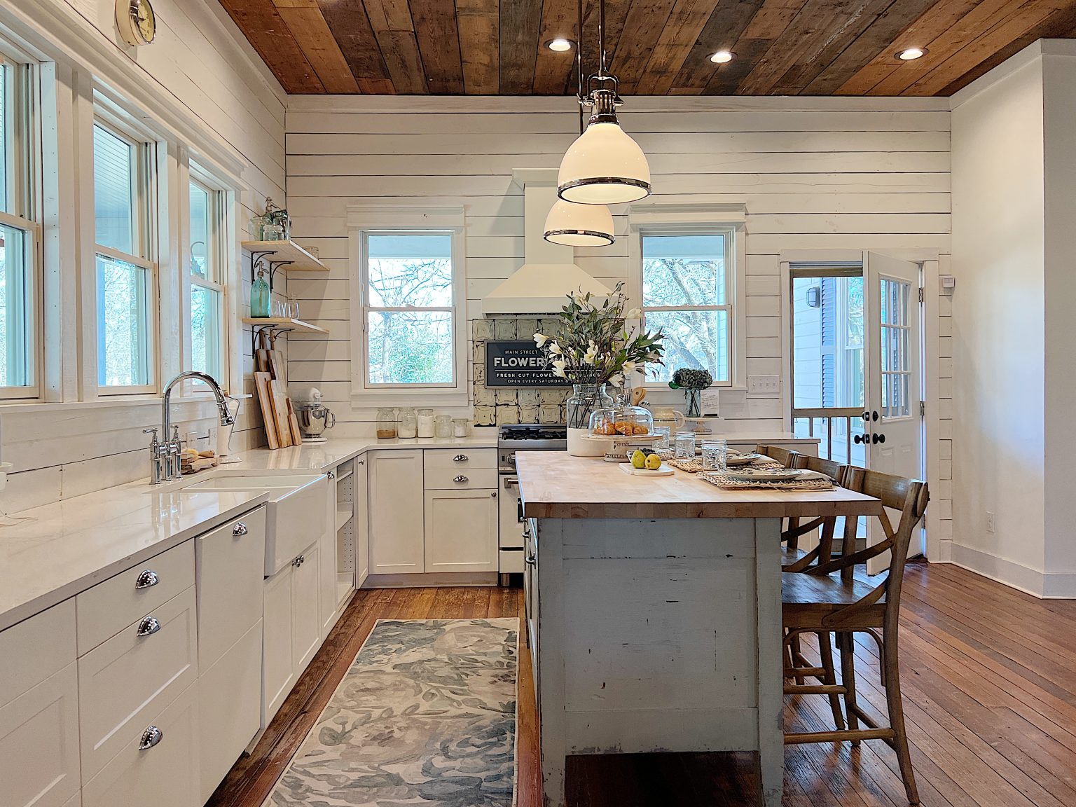 Are White Traditional Kitchens Out of Style? MY 100 YEAR OLD HOME