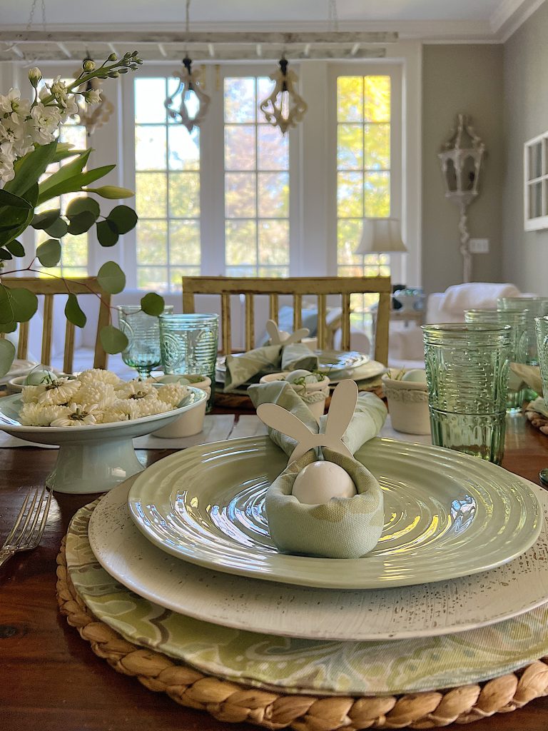 A Pretty Table with Easter Decor