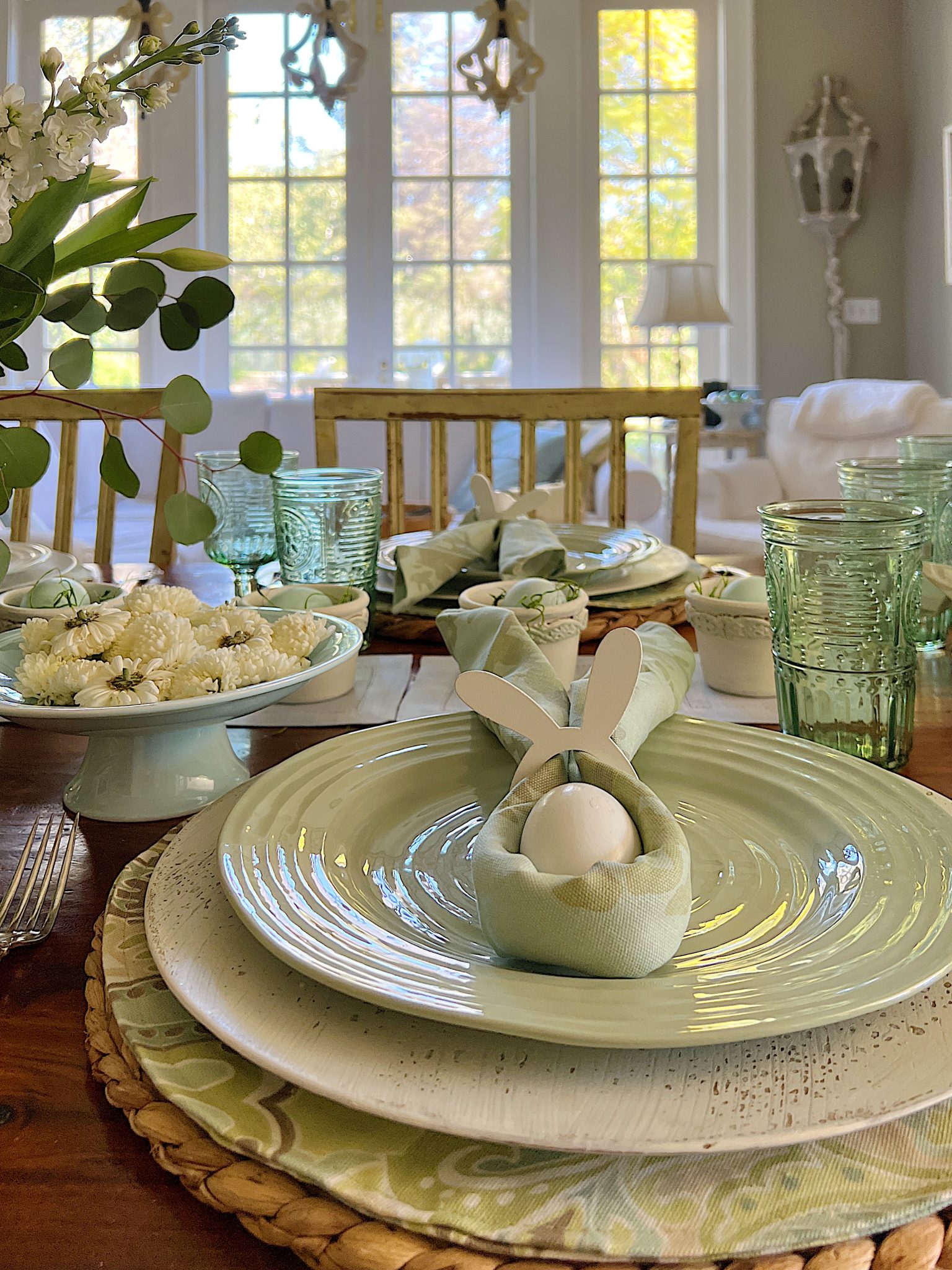 A Pretty Table with Easter Decor 1