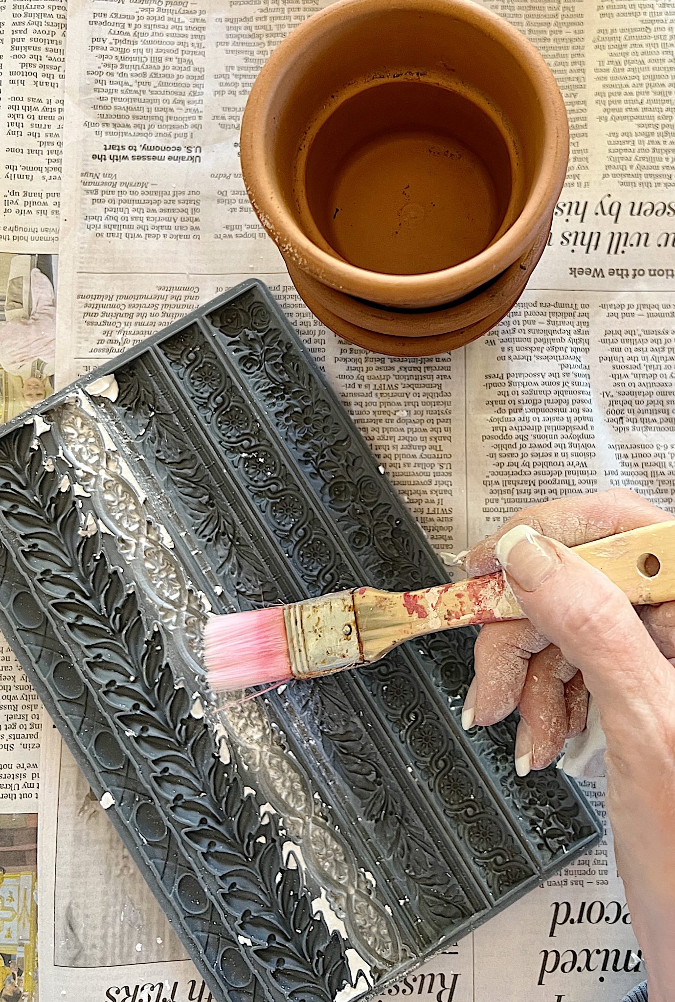 Adding Cornstarch to the Mold