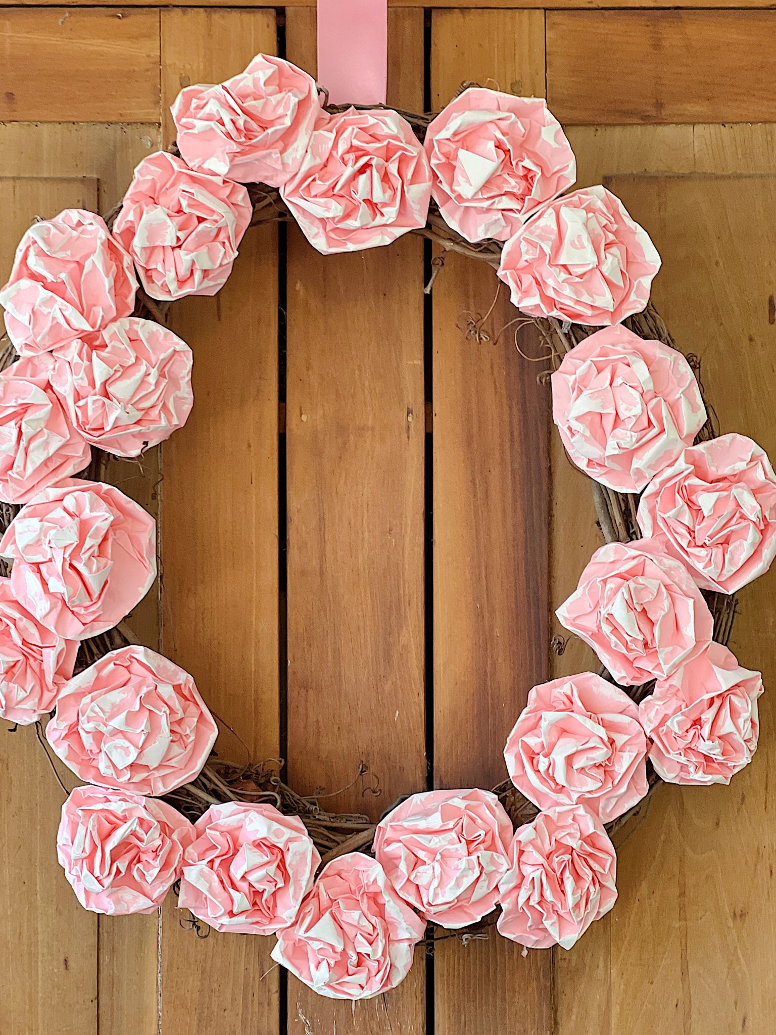 How to Make a Spring Wreath from a Small Lunch Bag