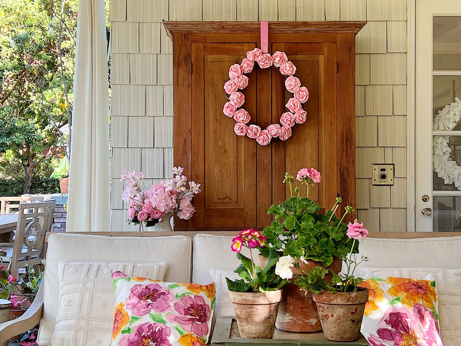 How to Make a Spring Wreath from a Small Lunch Bag