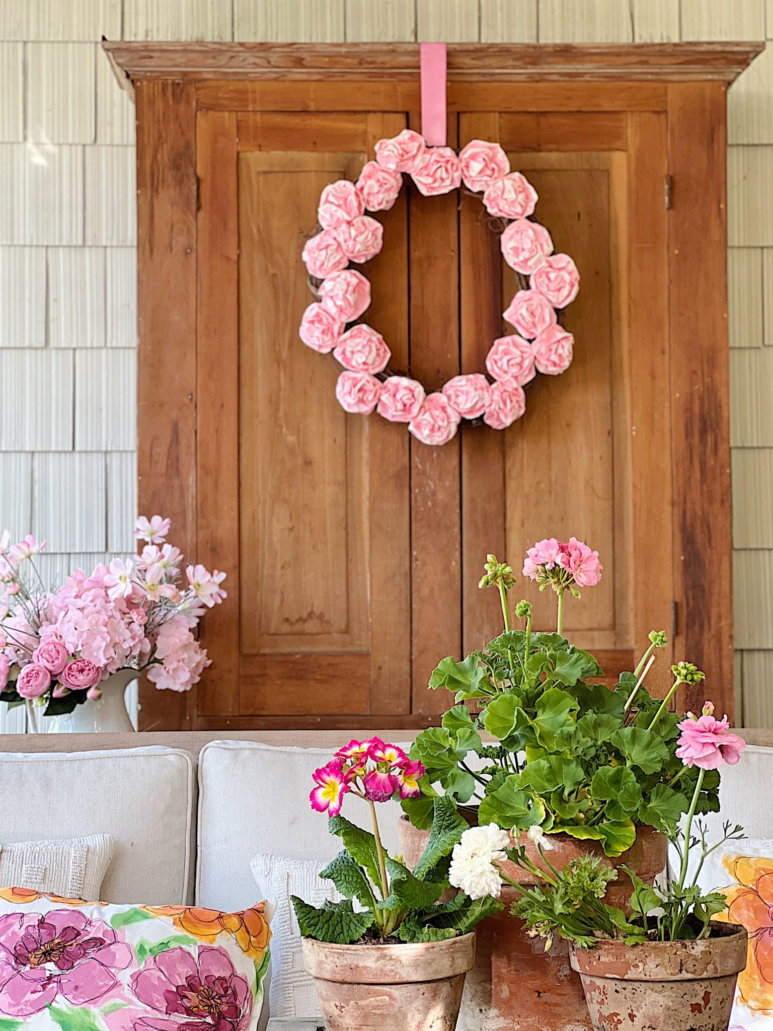 How to Make a Spring Wreath from a Small Lunch Bag.
