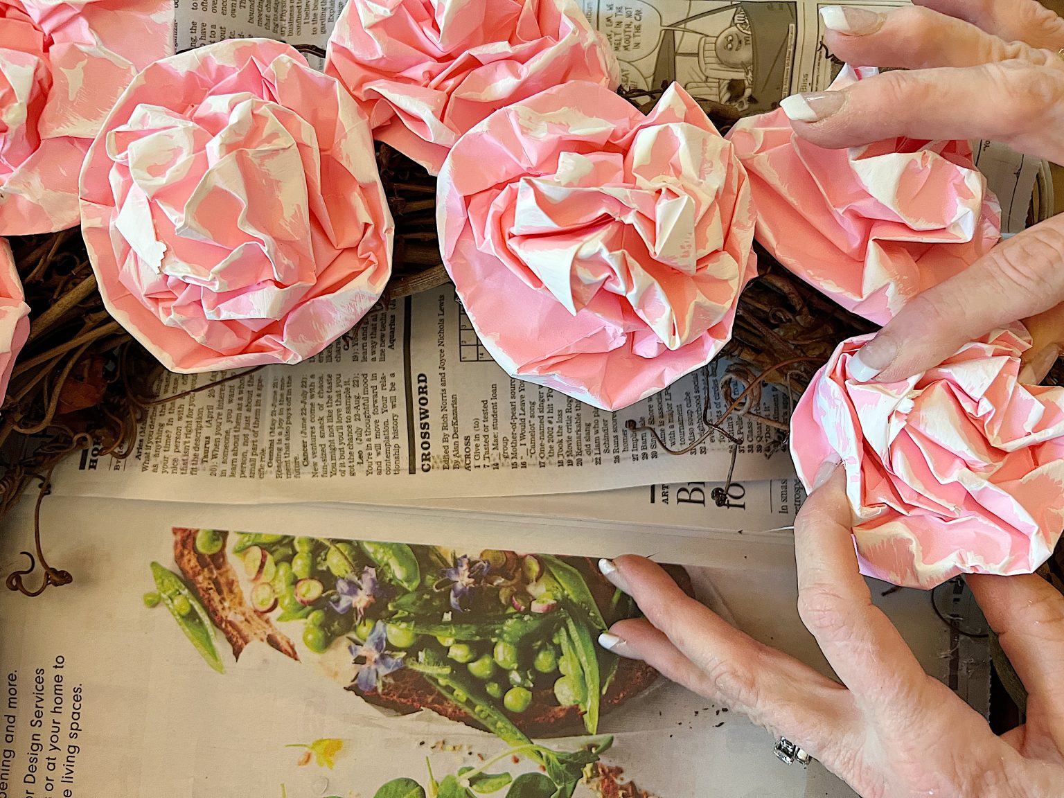 Make a Spring Wreath from a Small Lunch Bag