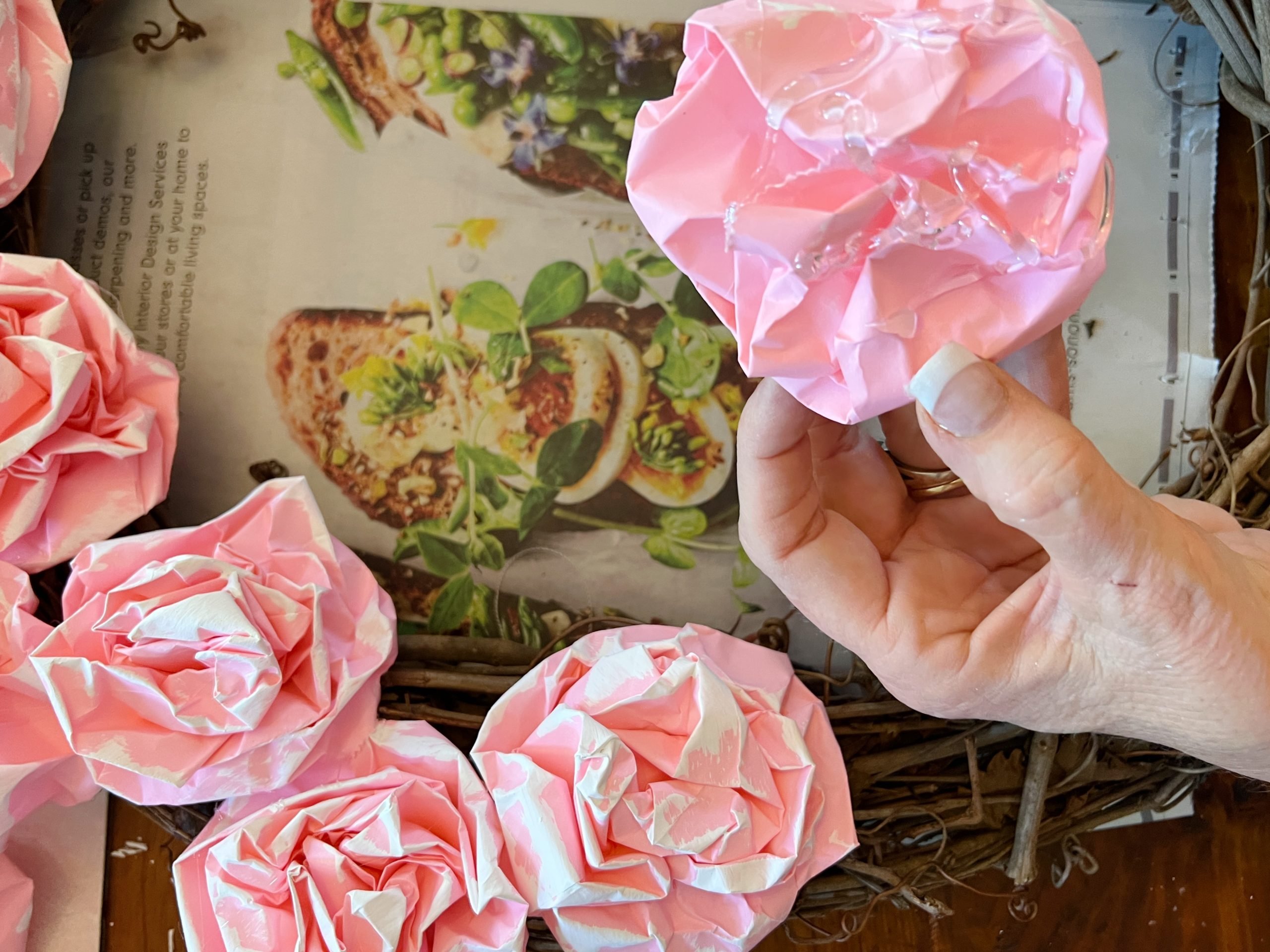 Make a Spring Wreath from a Small Lunch Bag
