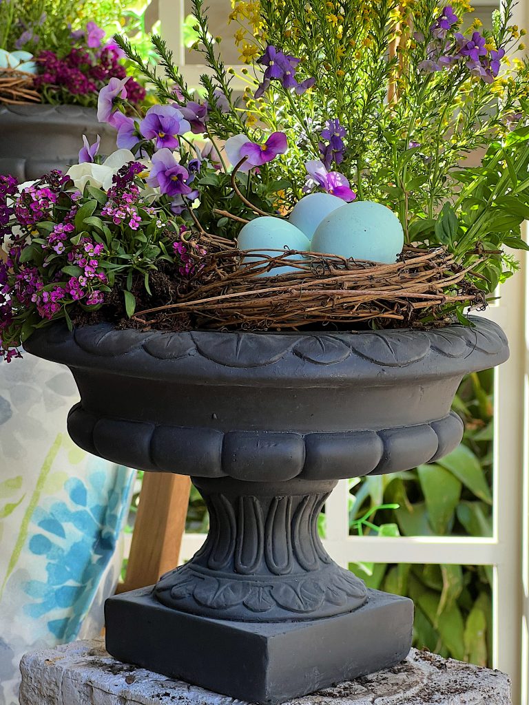 Looking for Outdoor Easter Decorations?