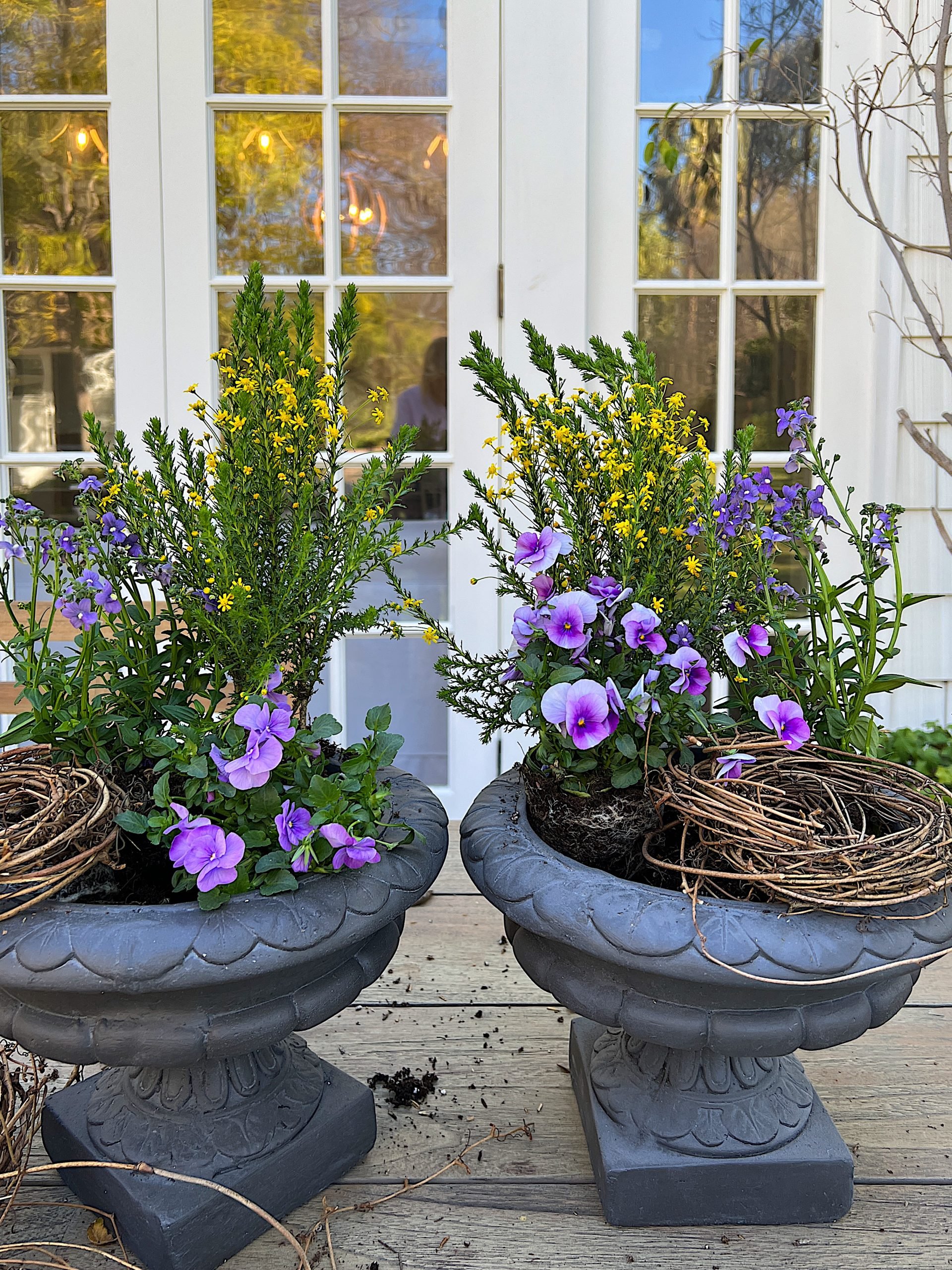 Wagon Wheel Barrel Metal Plant Stand Flower Pots Outdoor Decorative Planters  | eBay