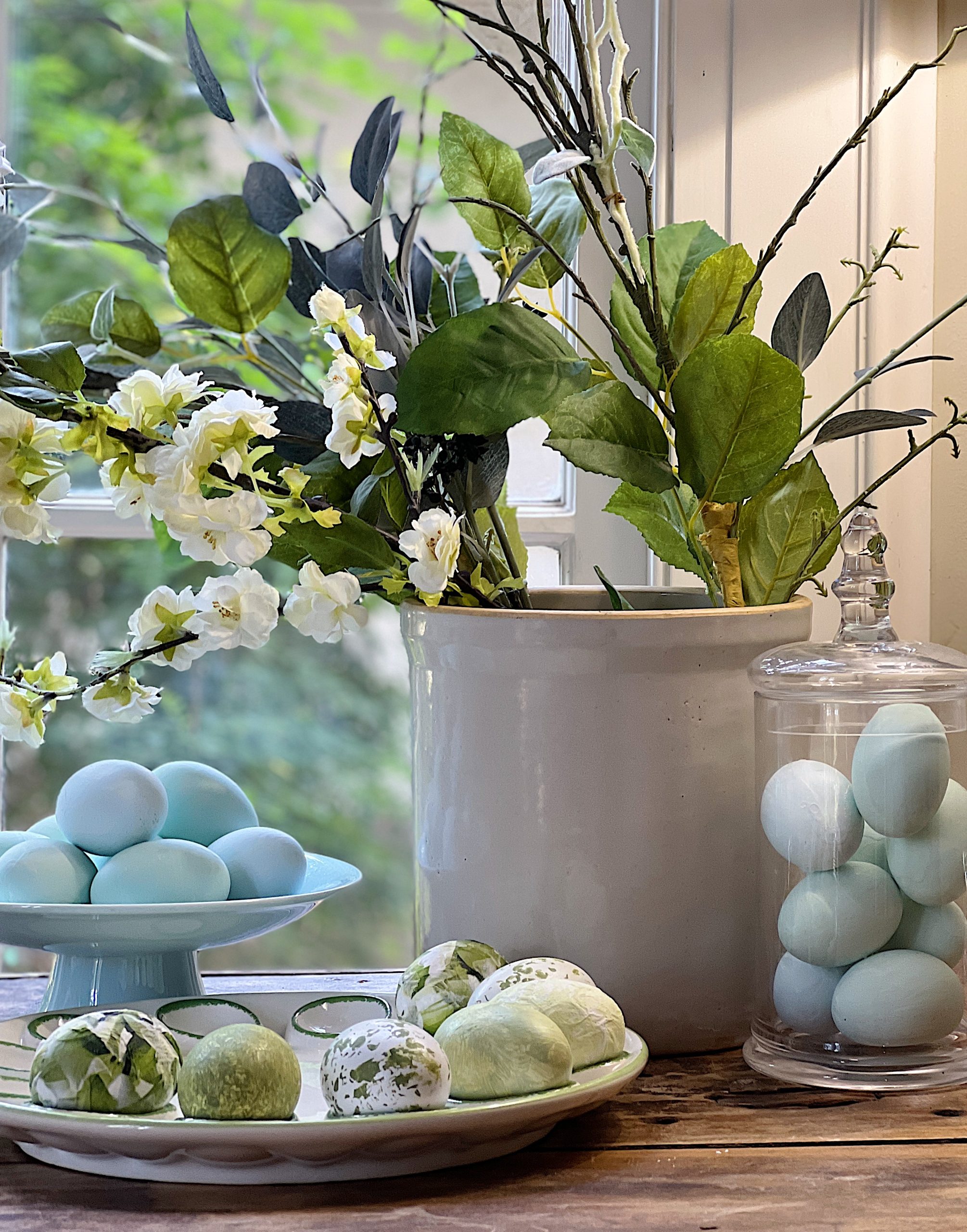 The Most Obvious Easter Decorations No One Uses