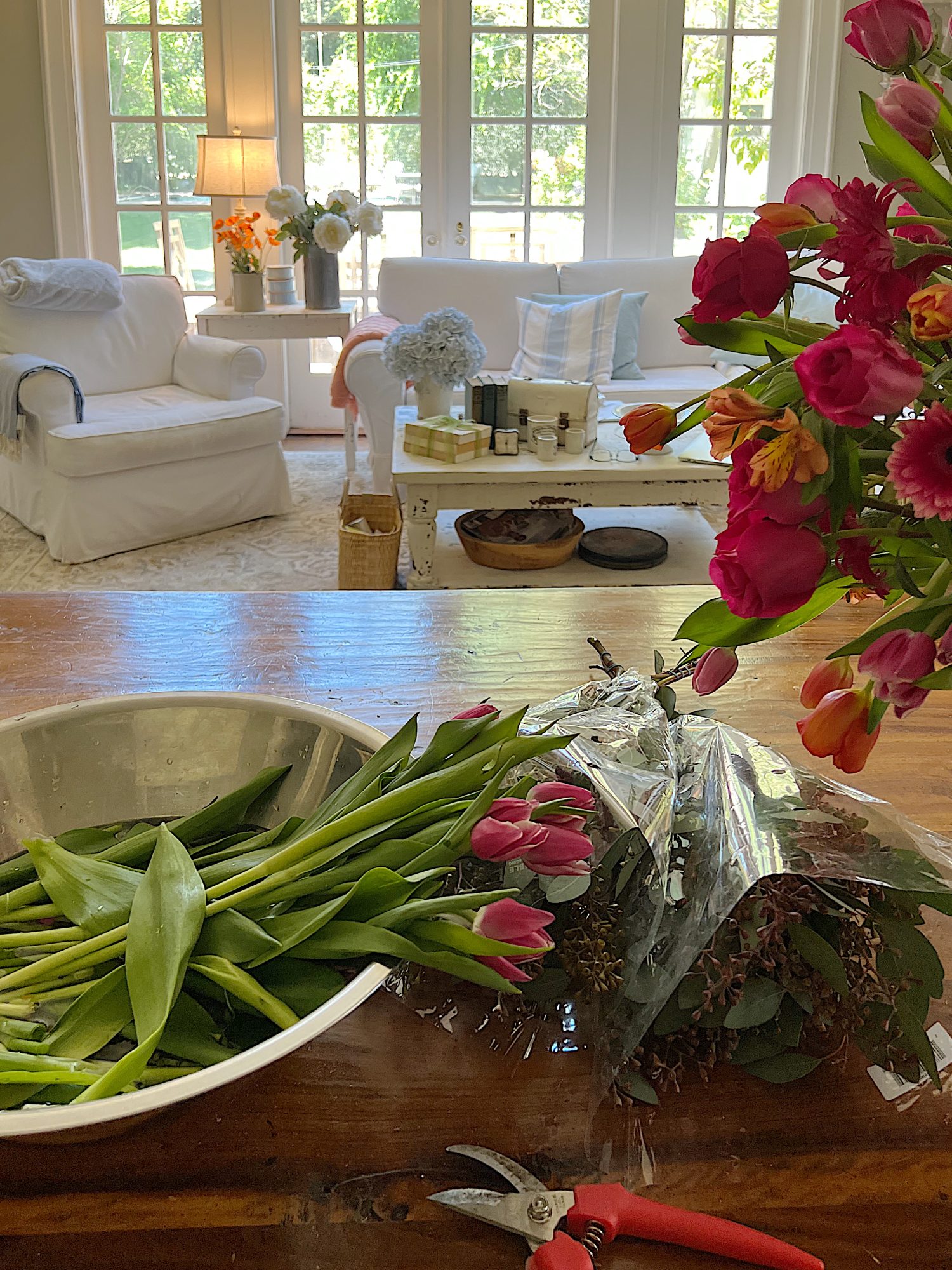 A Large Flower Arrangement Made Easy