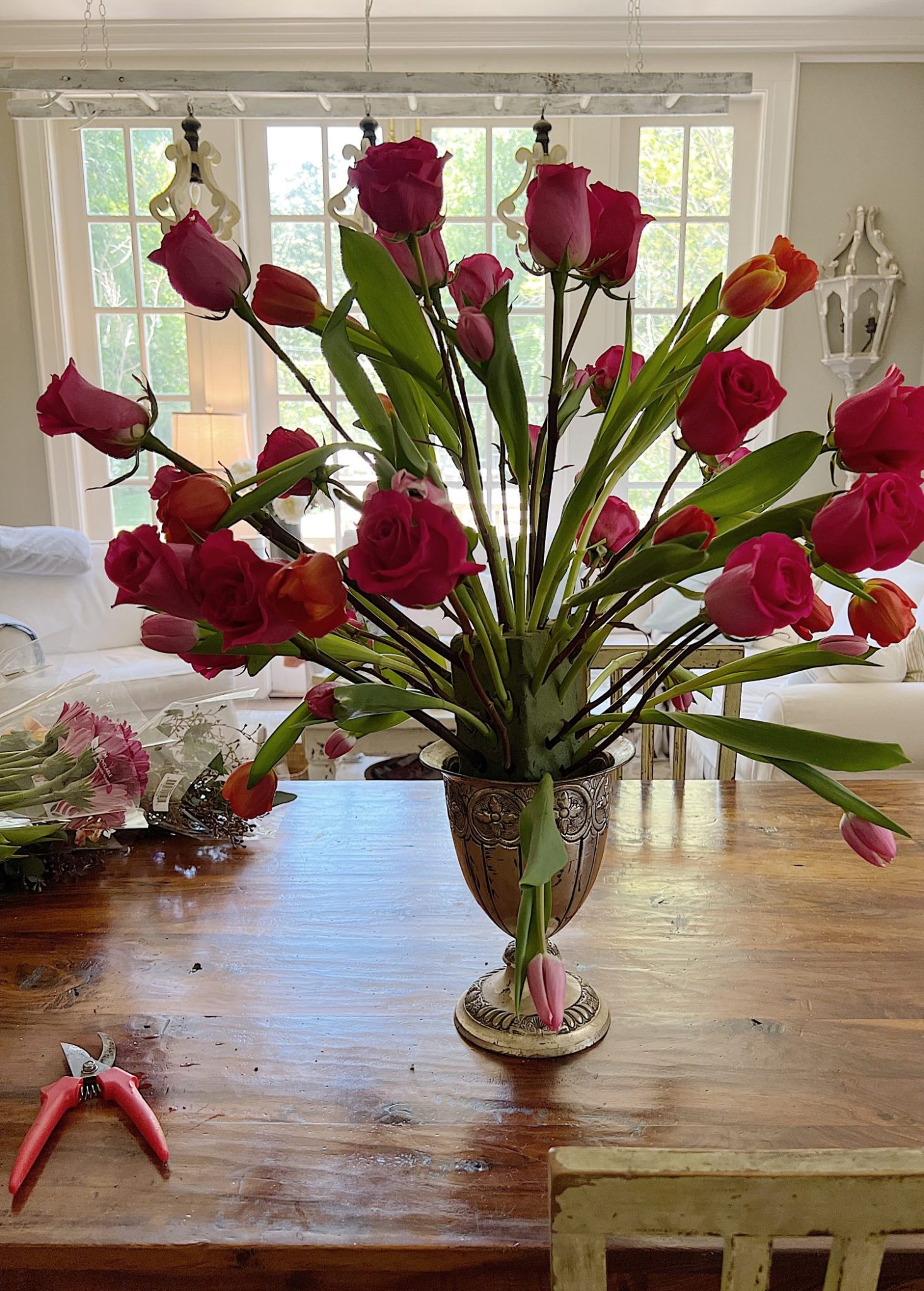 A Large Flower Arrangement Made Easy 4