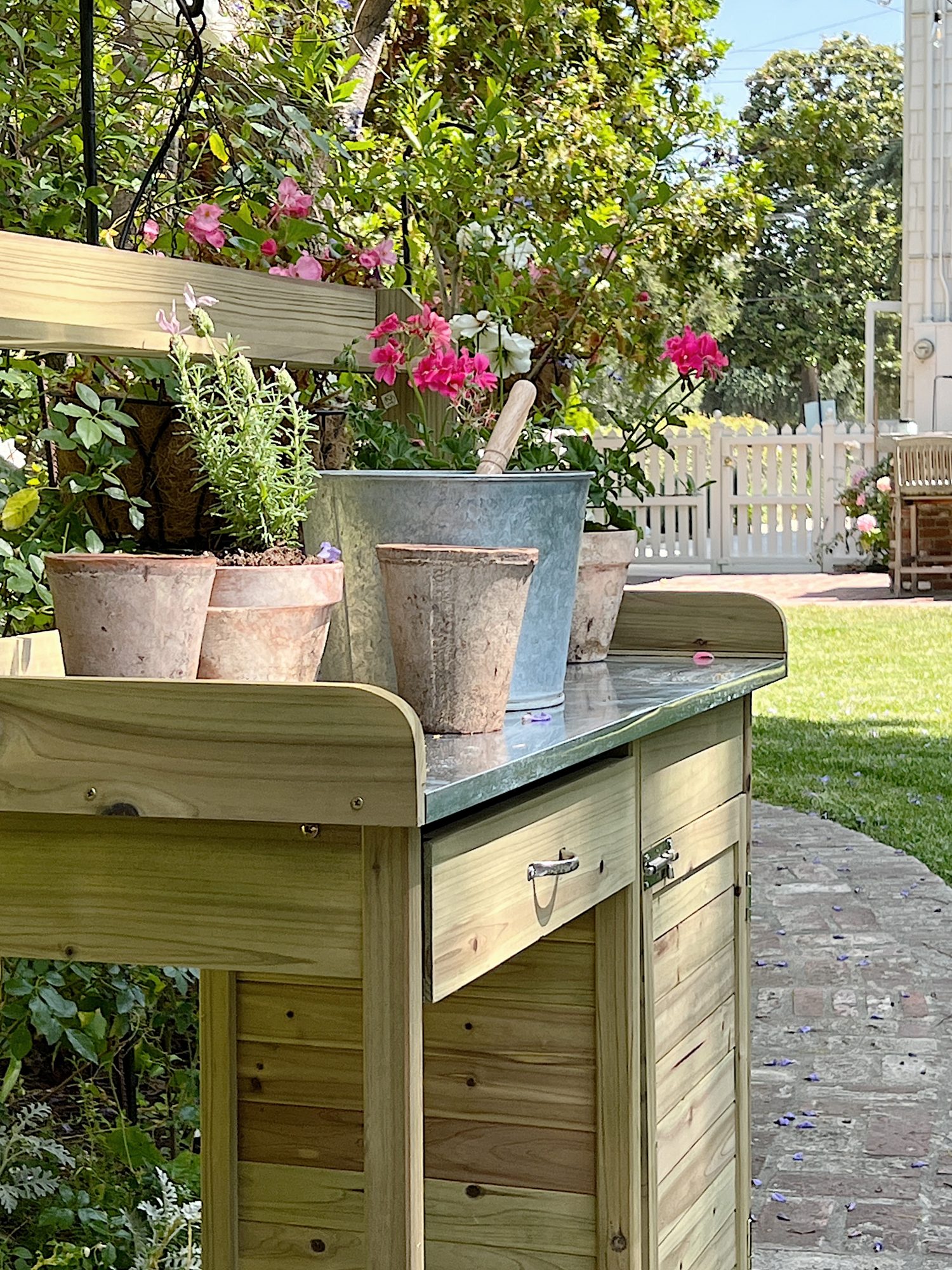 Five Reasons You Need a Potting Bench
