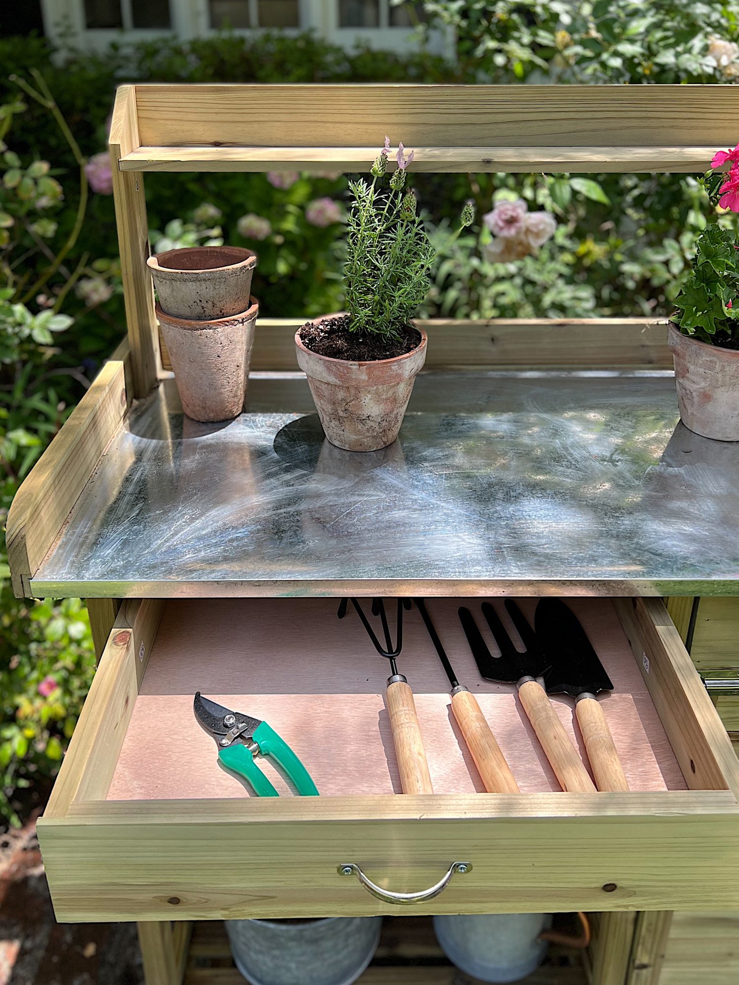 Five Reasons You Need a Potting Bench