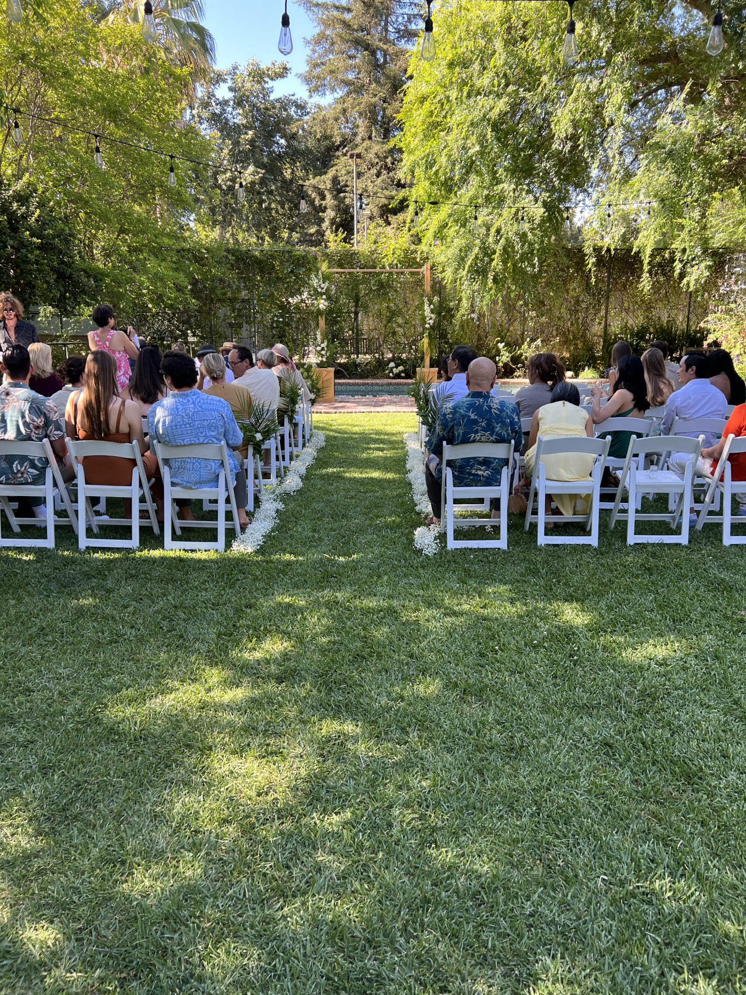 How to Plan a Wedding Backyard Party