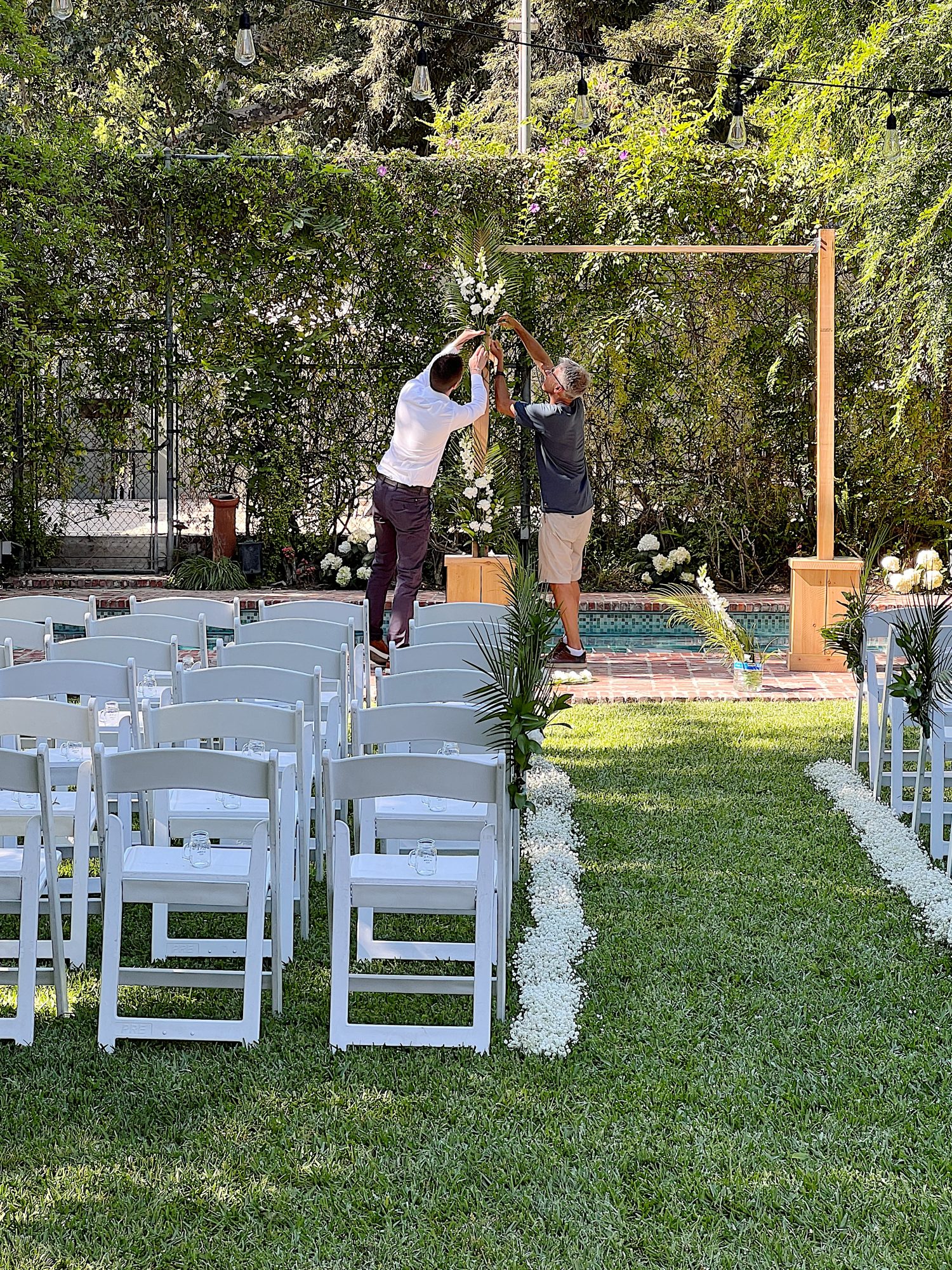How to Plan a Wedding Backyard Party