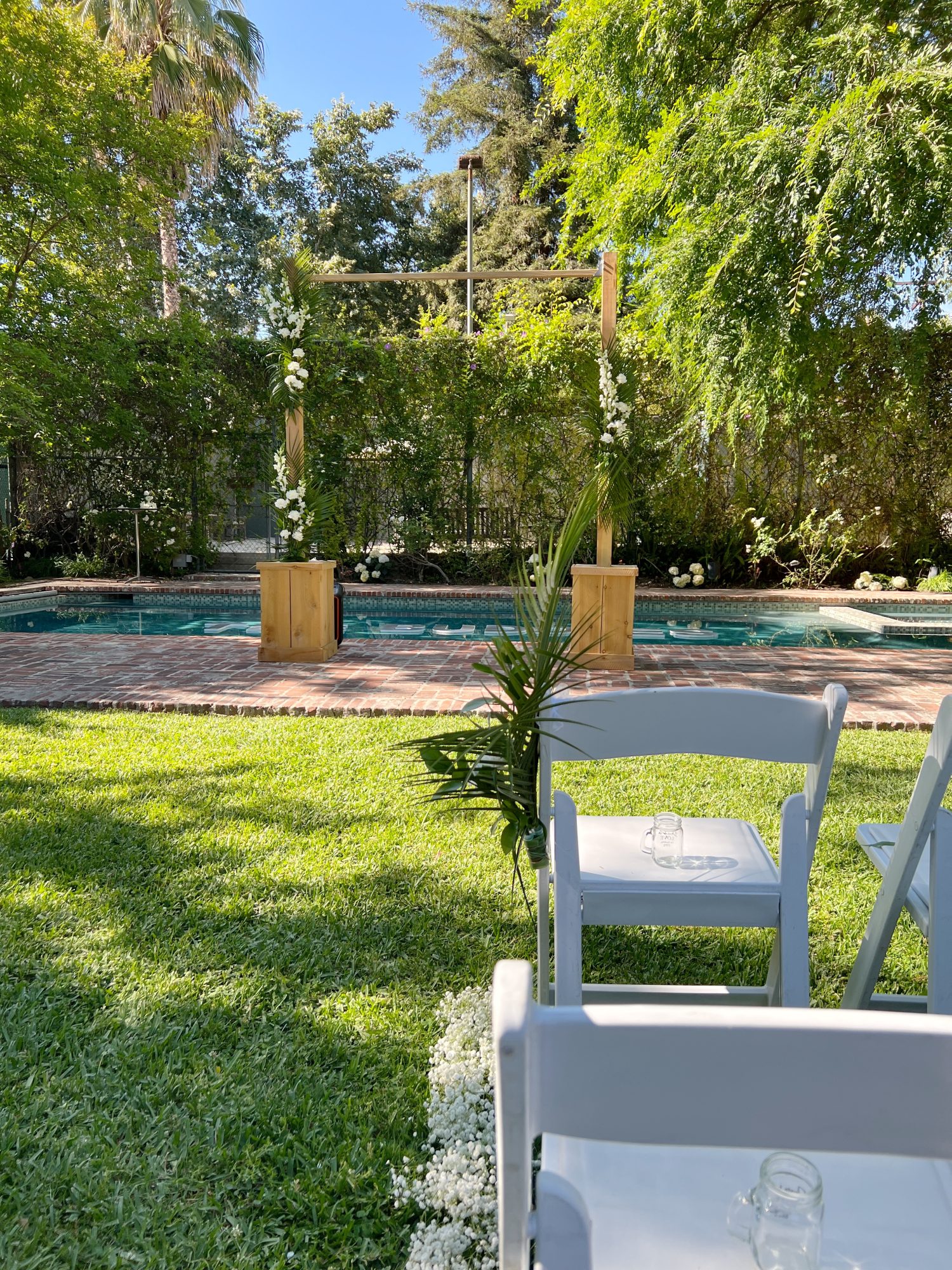 How to Plan a Wedding Backyard Party