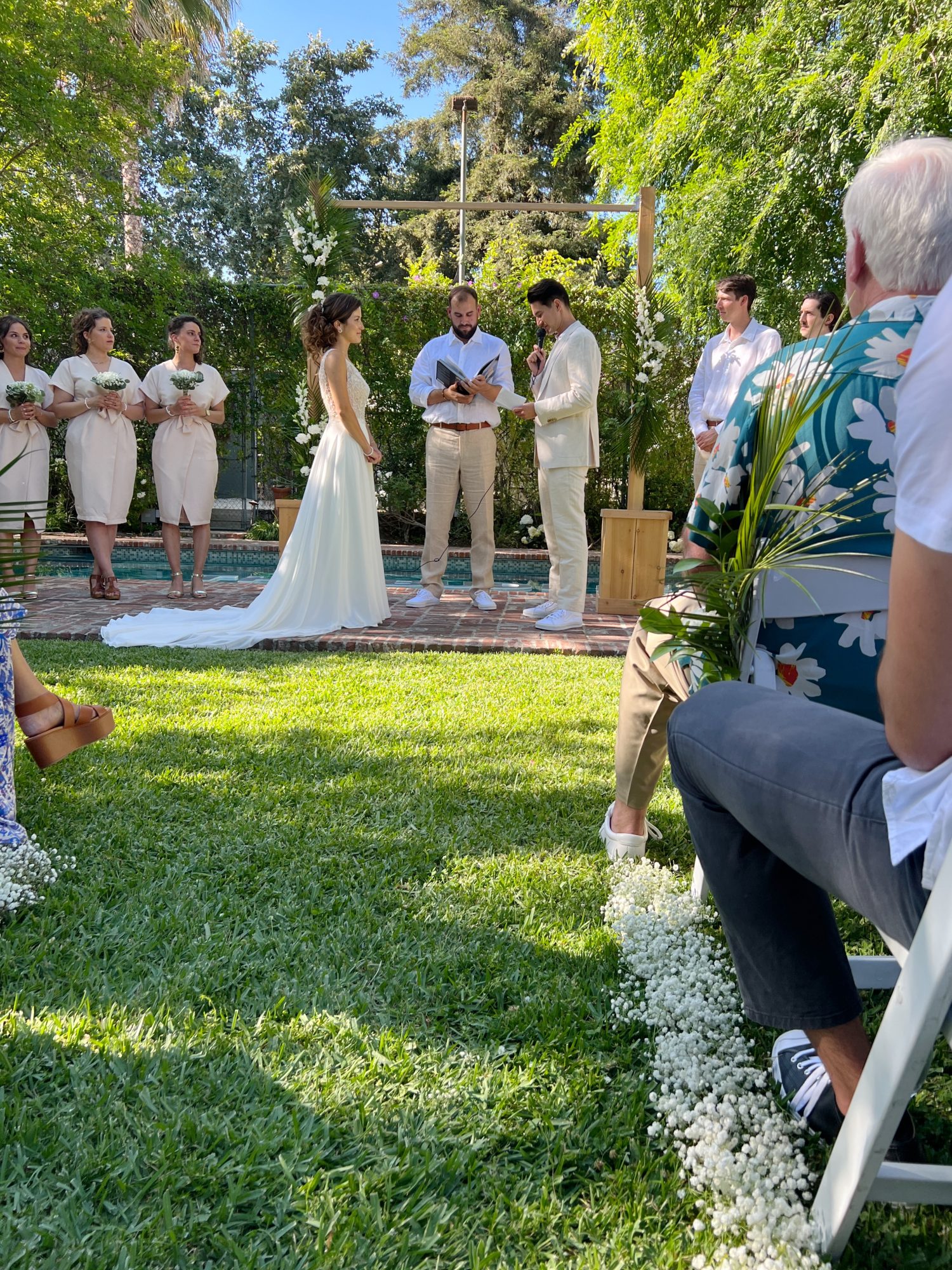 How to Plan a Wedding Backyard Party