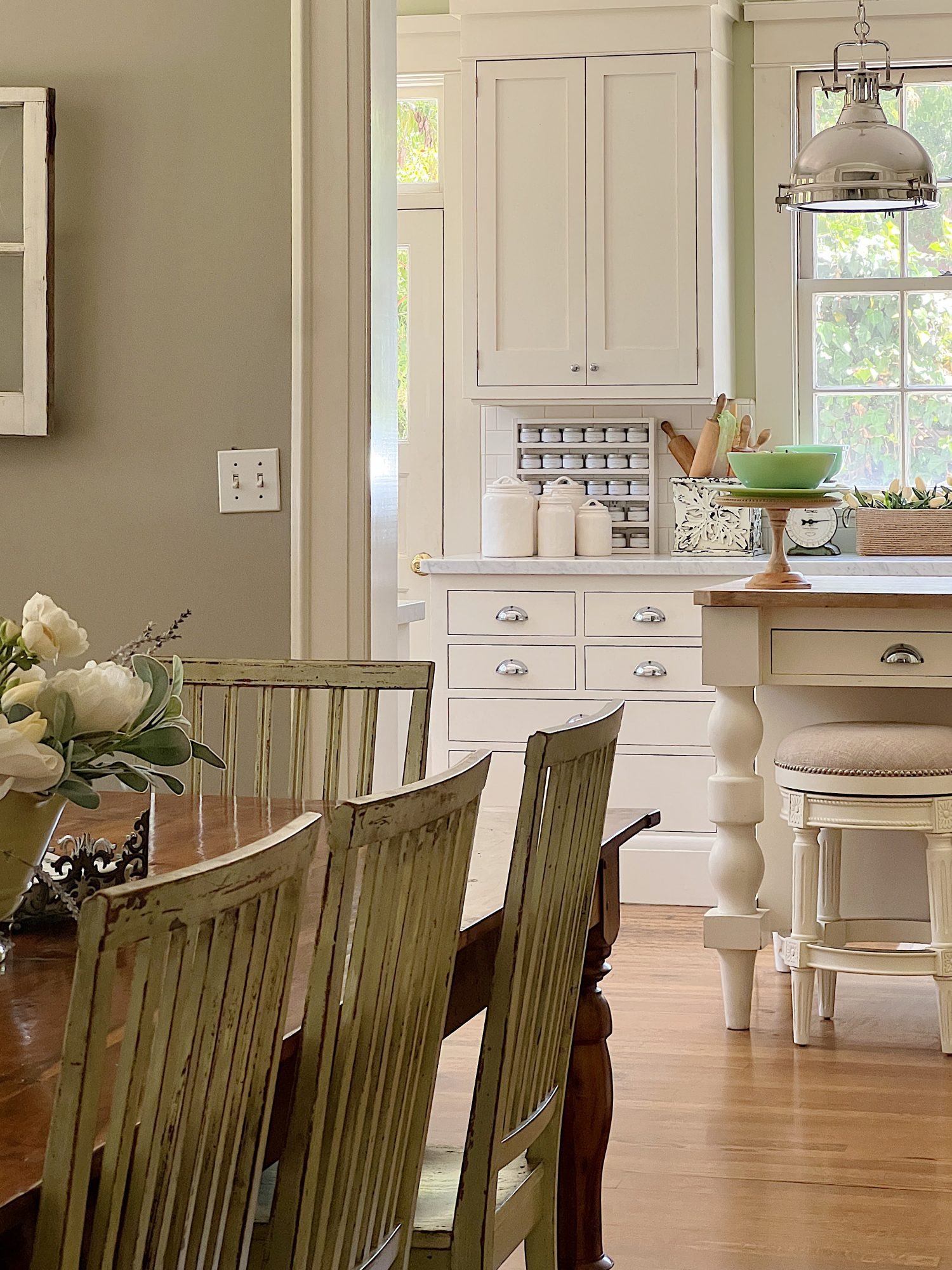 Summer Decor Ideas for the Family Room