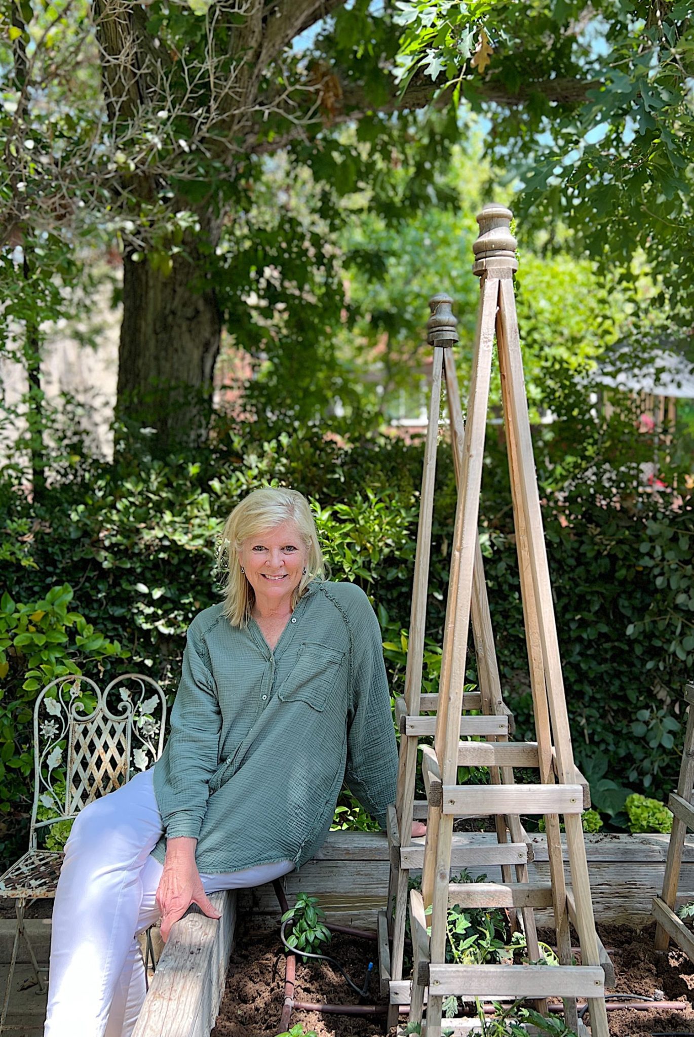Leslie - How to Grow the Best Tomato Plants