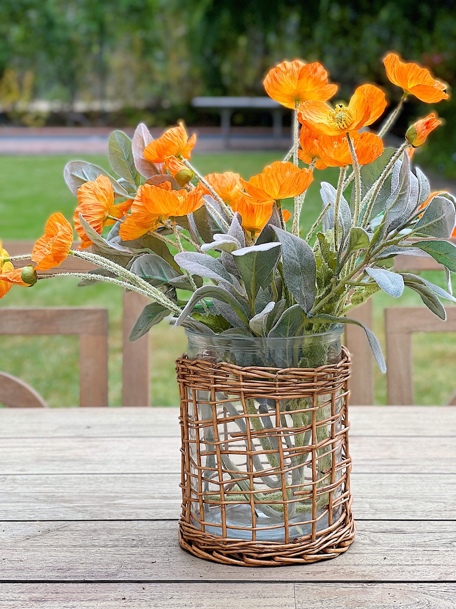 How to Arrange Faux Flowers in a Vase
