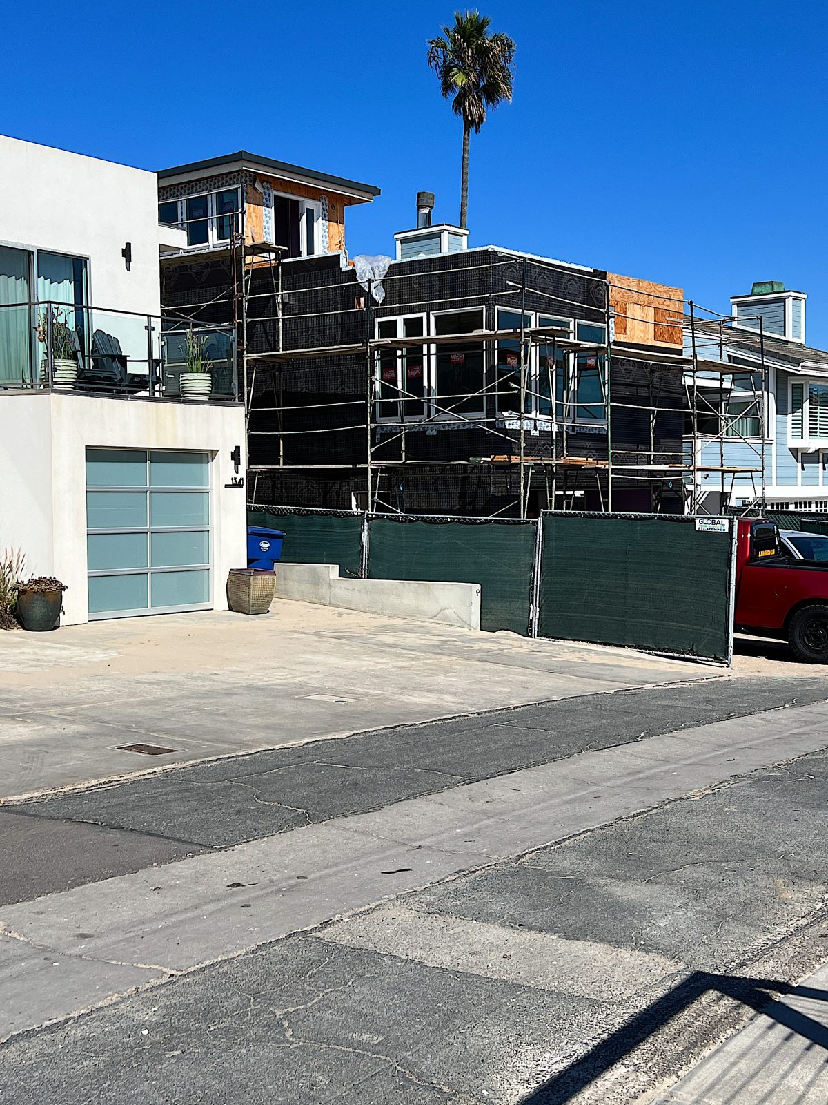 Beach House and Thrifty Shopper