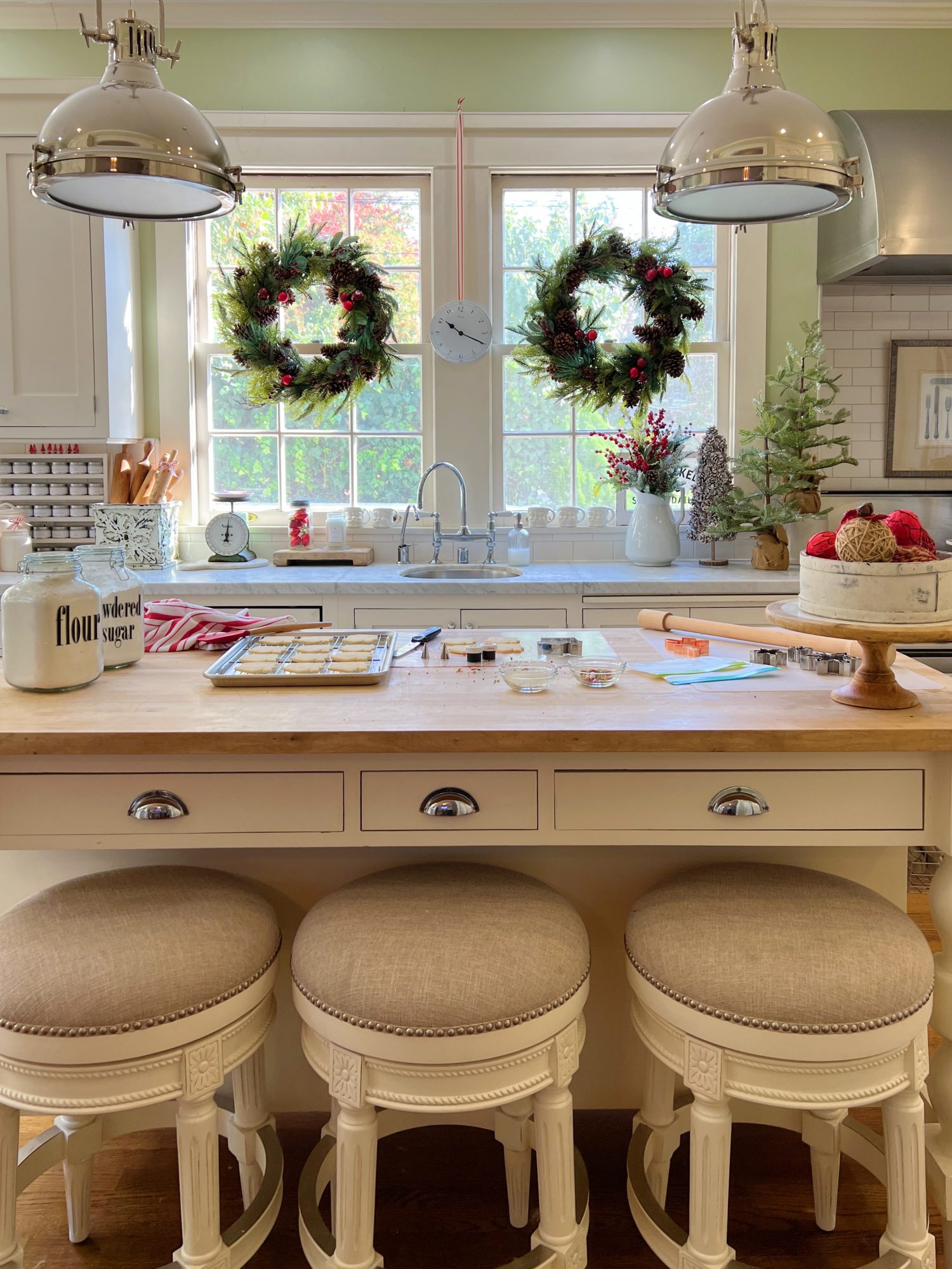 Old and New Christmas Kitchen Decor