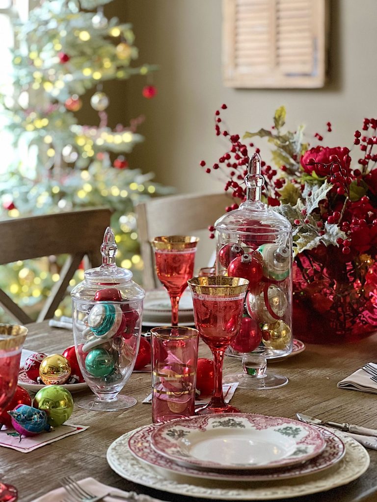 A Colorful and Fun Christmas Dining Room