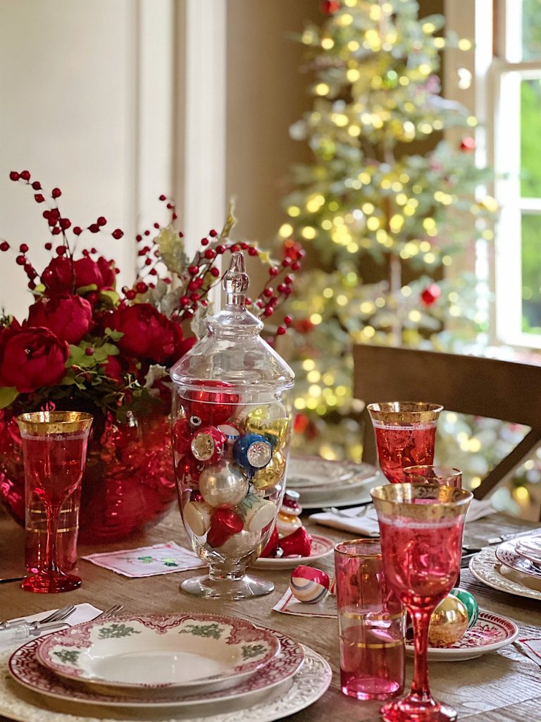 A Fun and Colorful Christmas Dining Room