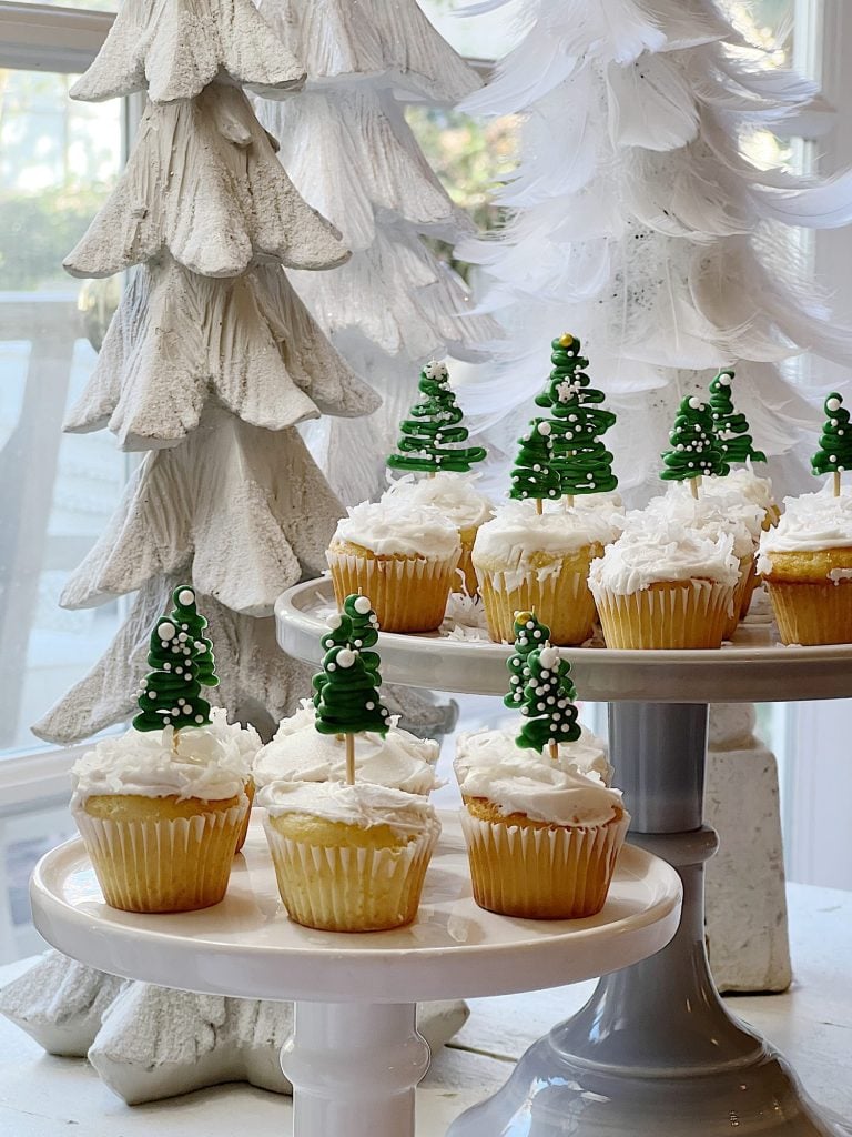 Last Minute Christmas Tree Cupcakes