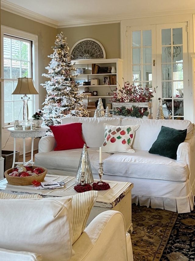 Living Room Farmhouse Christmas Decor - MY 100 YEAR OLD HOME