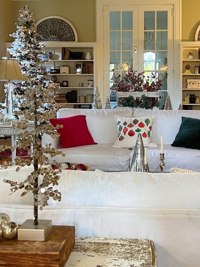 Living Room Farmhouse Christmas Decor - MY 100 YEAR OLD HOME