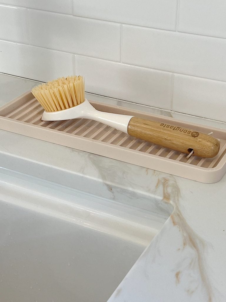 plastic holder and wood pot scrubber