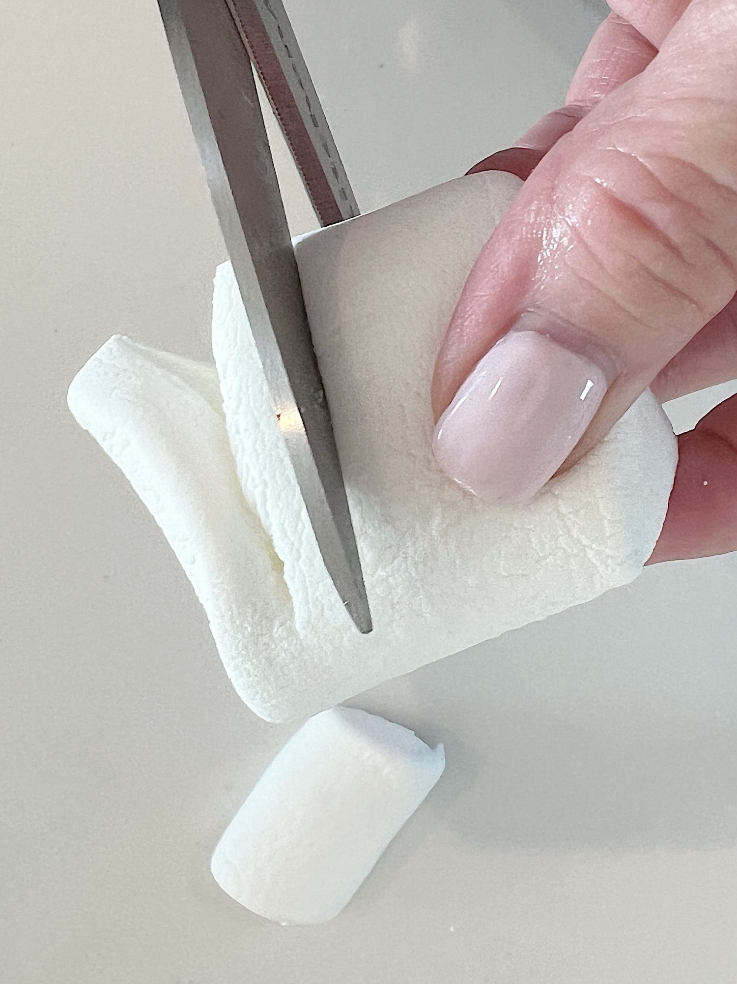 How to cut a marshmallow in to a flower