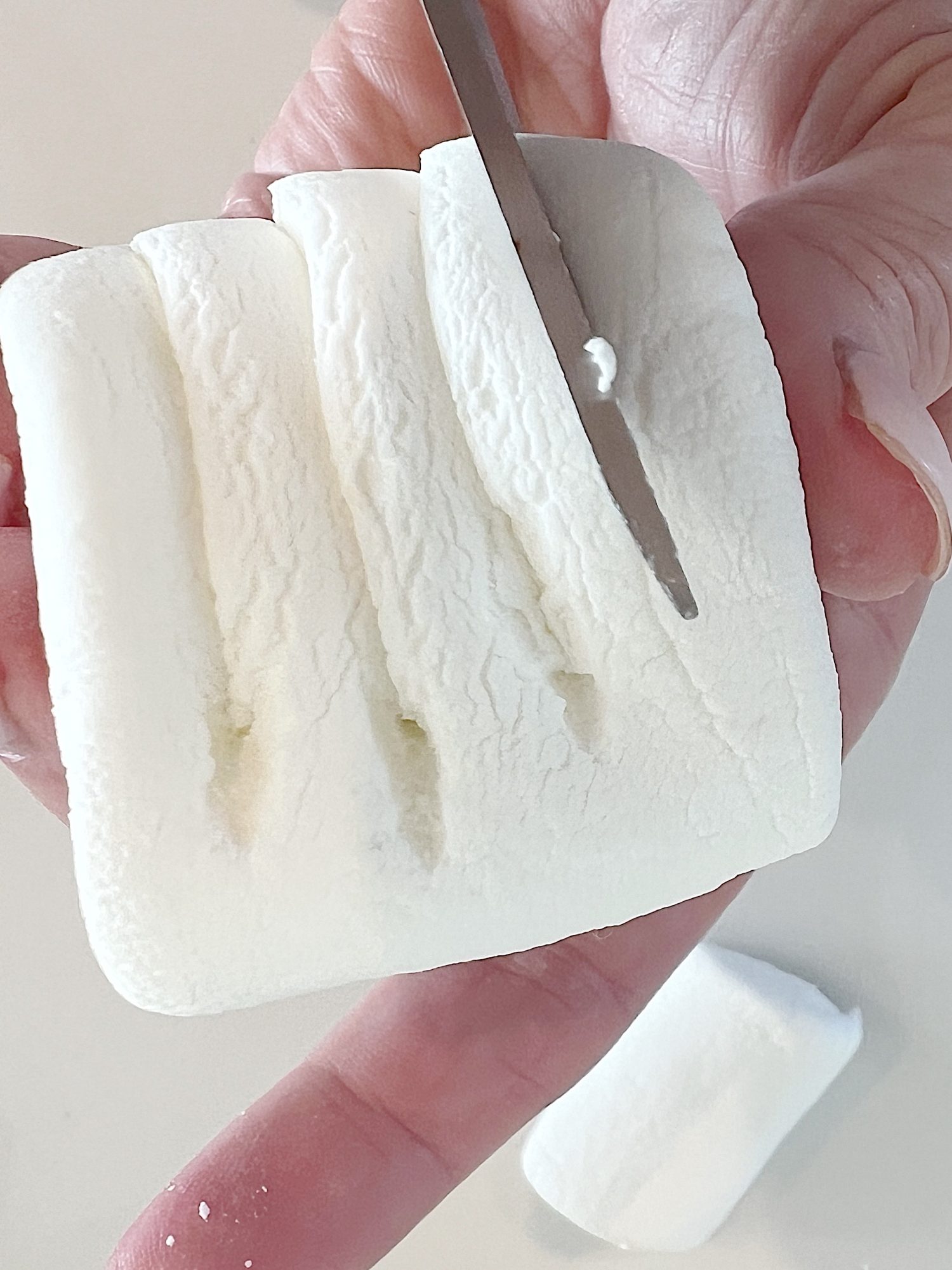 How to cut a marshmallow in to a flower