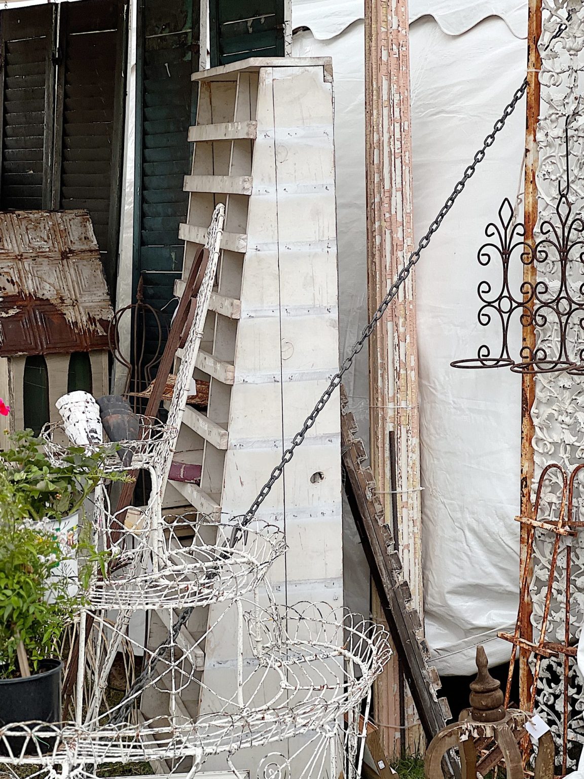 Your Ultimate Guide to the Round Top Antique Fair MY 100 YEAR OLD HOME