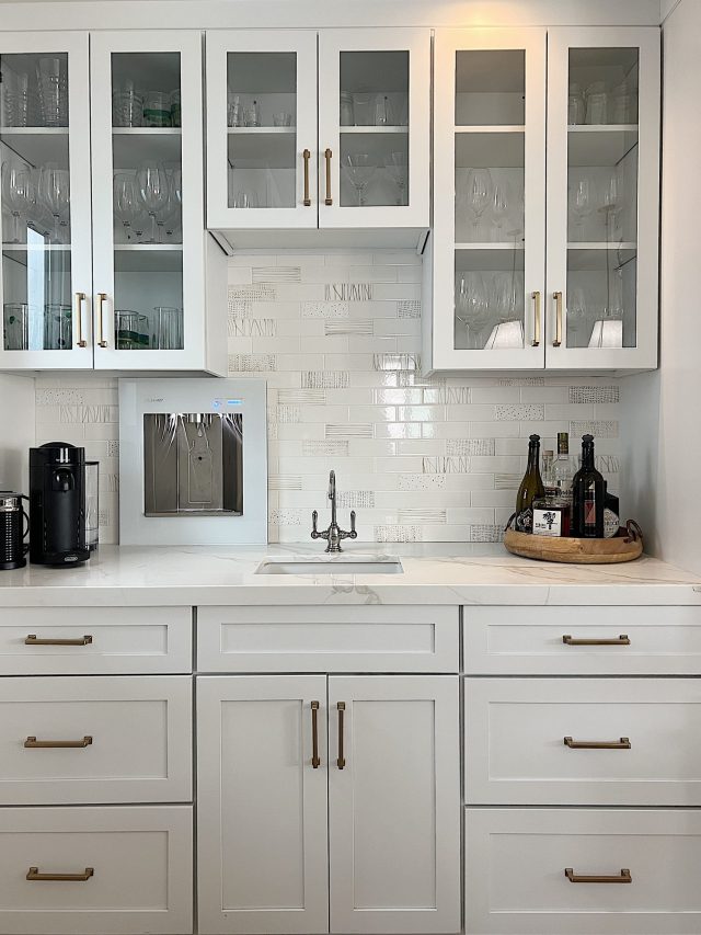 A Finished Beach House Kitchen - MY 100 YEAR OLD HOME