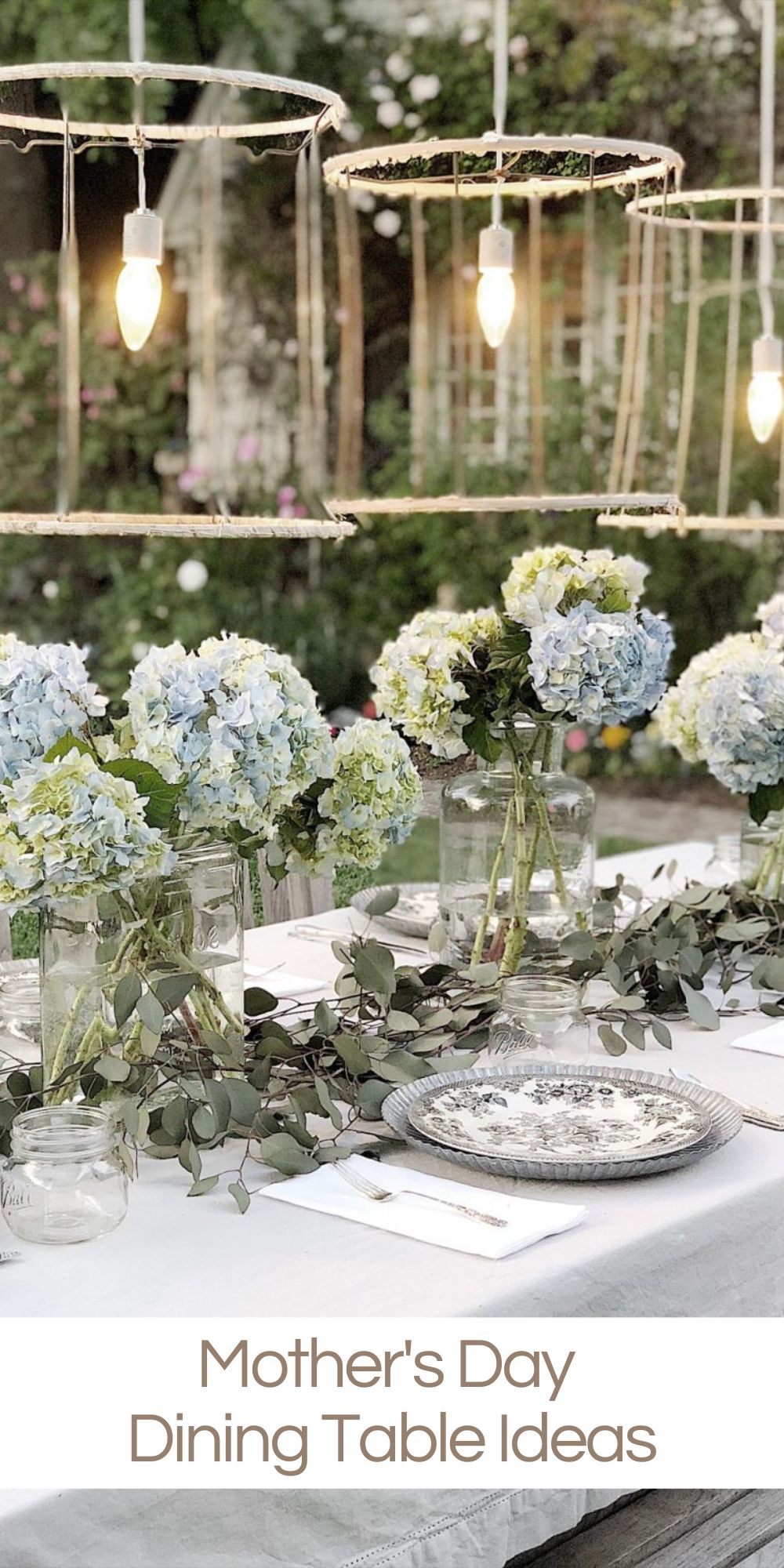 Mother’s Day is a day to celebrate all of the mothers in our lives. Here are some Mother's Day Dining Table ideas to help make the day easier.