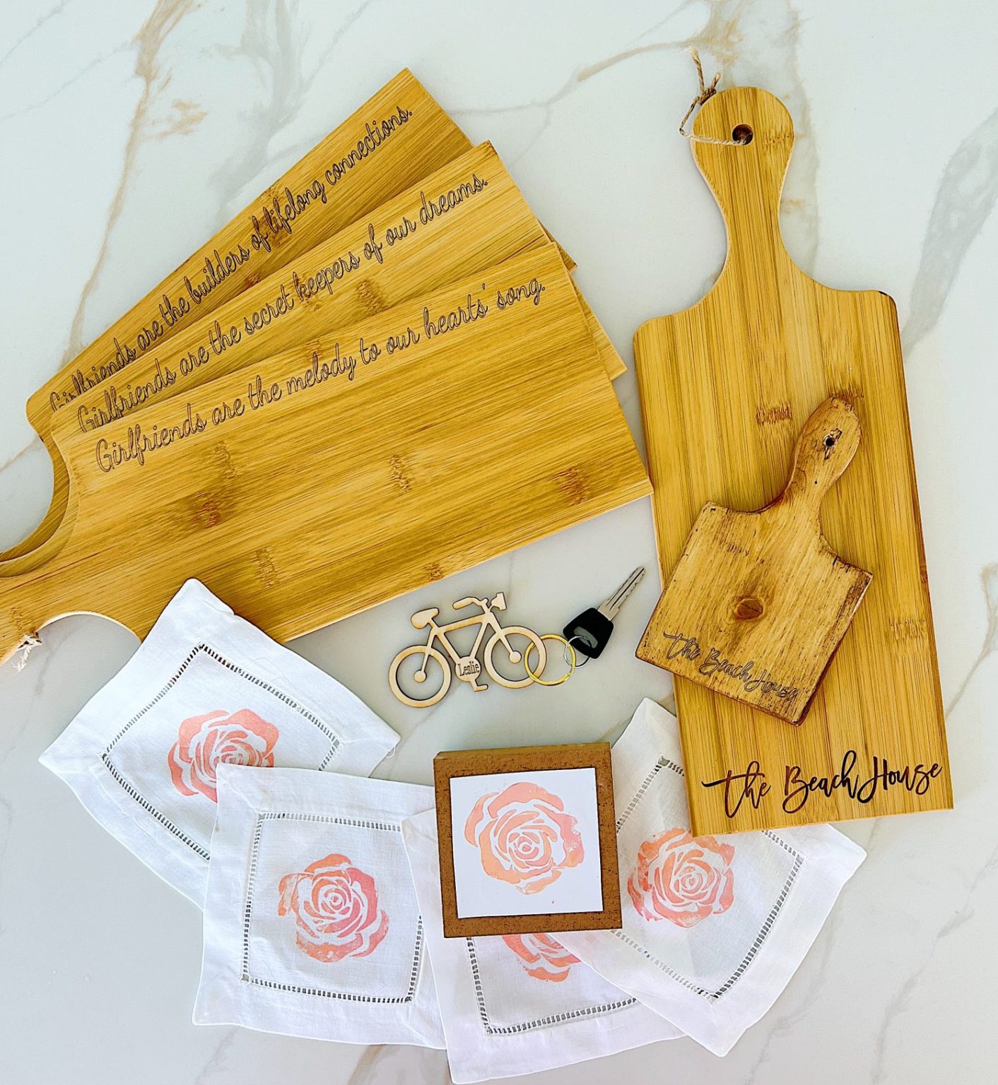 How to use the xTool M1 laser cutter to make a rubber stamp, a wooden key chain, and a gift for girlfriends.