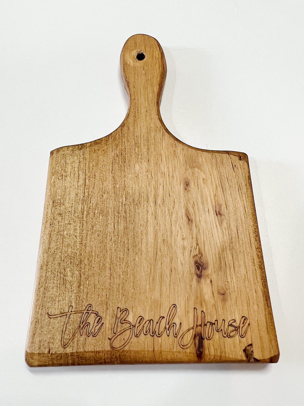 How to use the xTool M1 laser cutter to make a rubber stamp, a wooden key chain, and a gift for girlfriends.