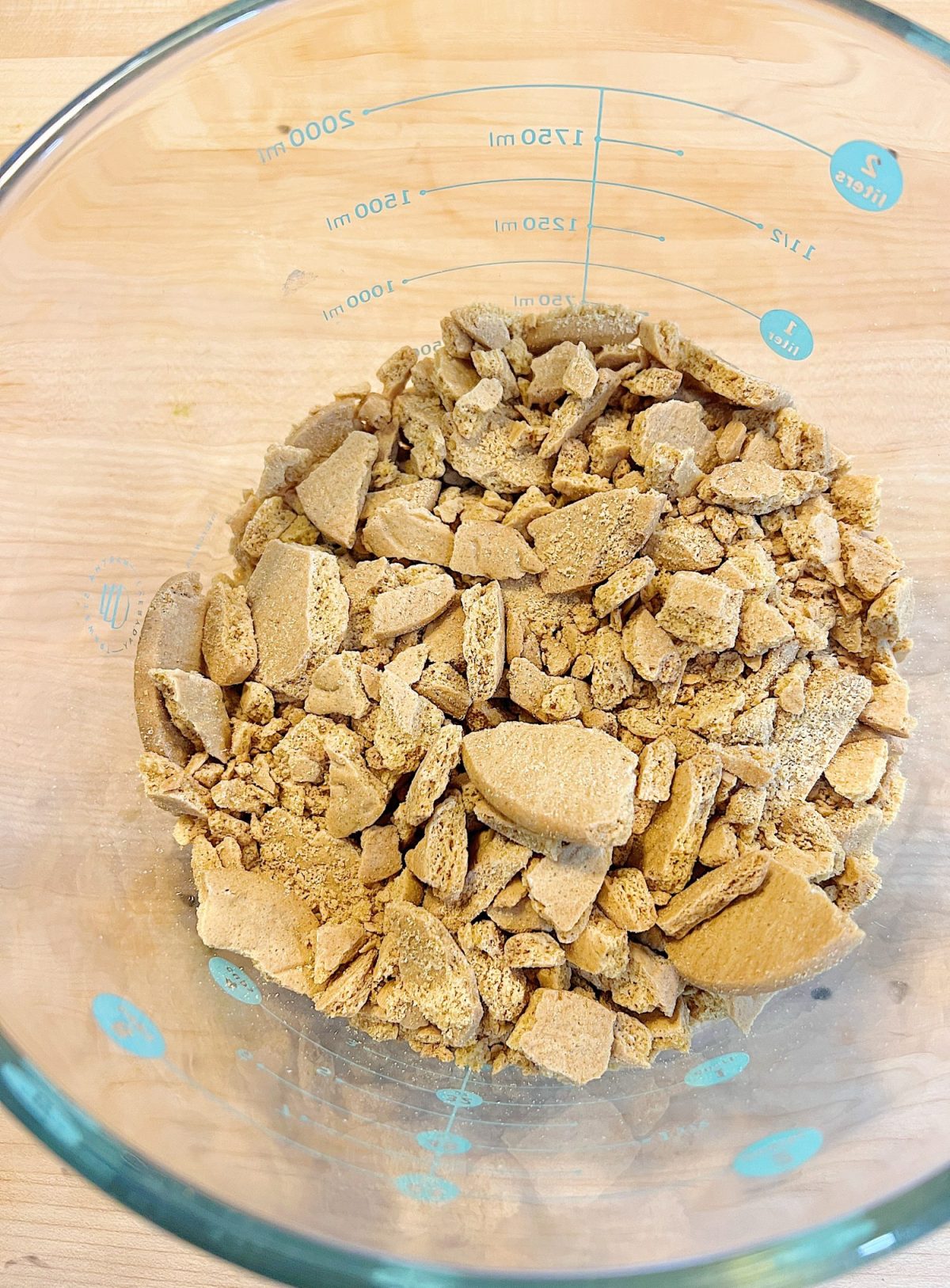 A homemade gingersnap pumpkin trifle recipe with layers of yumminess!
