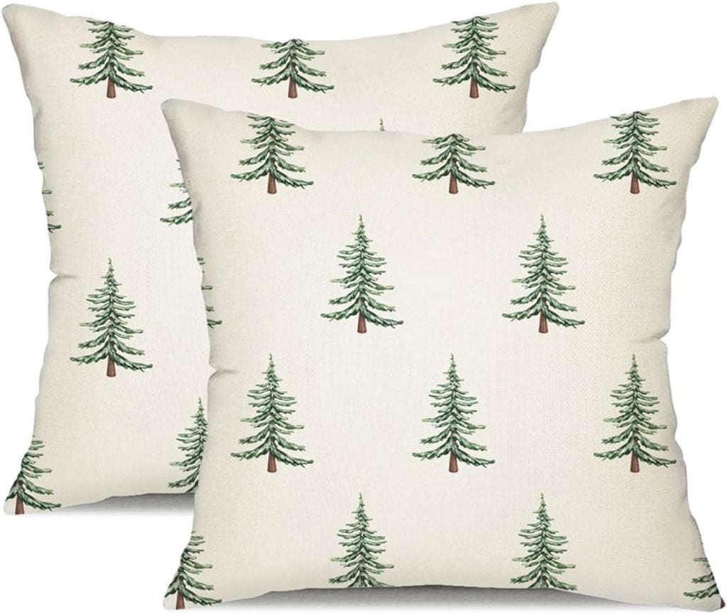 DIY Reindeer Applique Plaid Christmas Pillows - The Crafting Nook