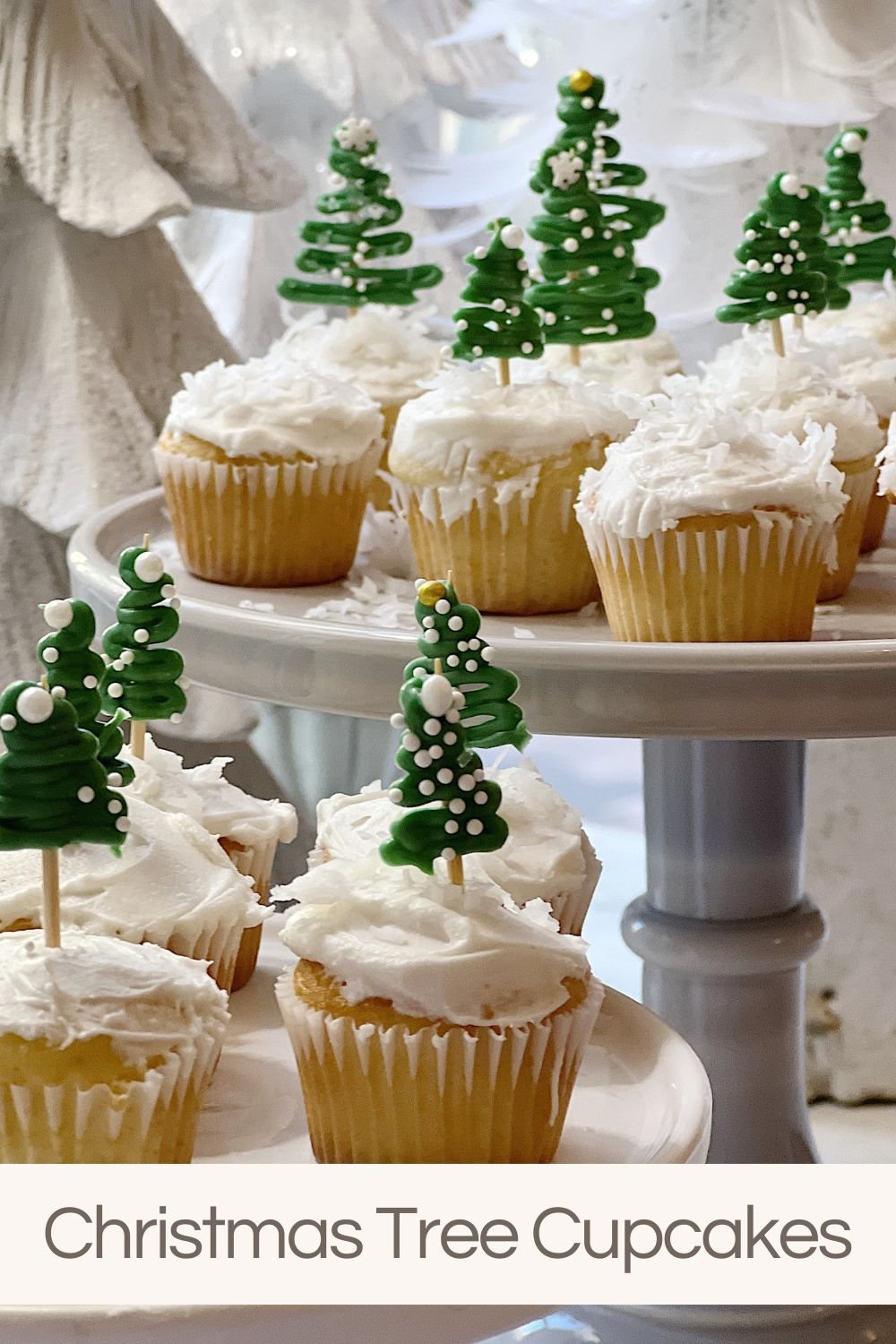 I cook every year for our Christmas party and last year I wanted to add a new fun dessert. These Christmas tree cupcakes are the cutest dessert ever!