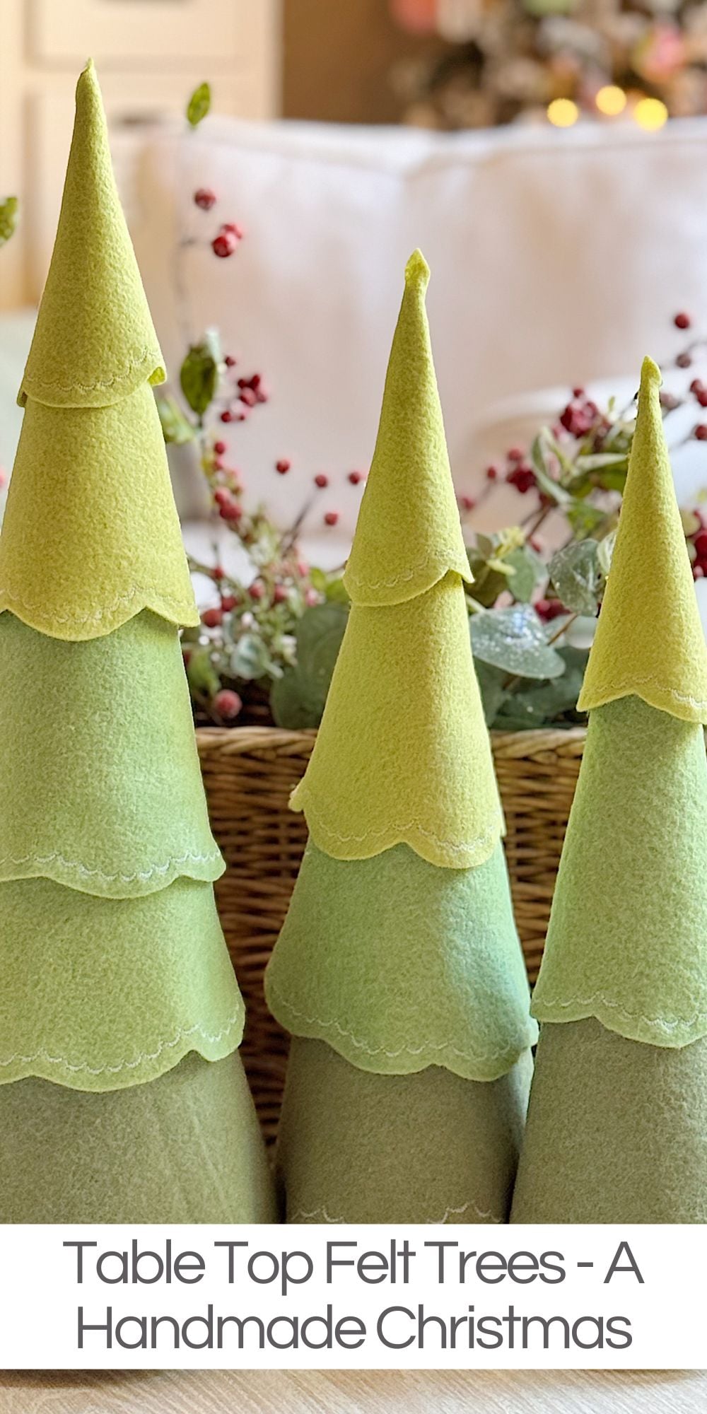 I can hardly believe it, as this is the sixteenth and final week of A Handmade Christmas! These Table Top Felt Trees are the perfect finale.